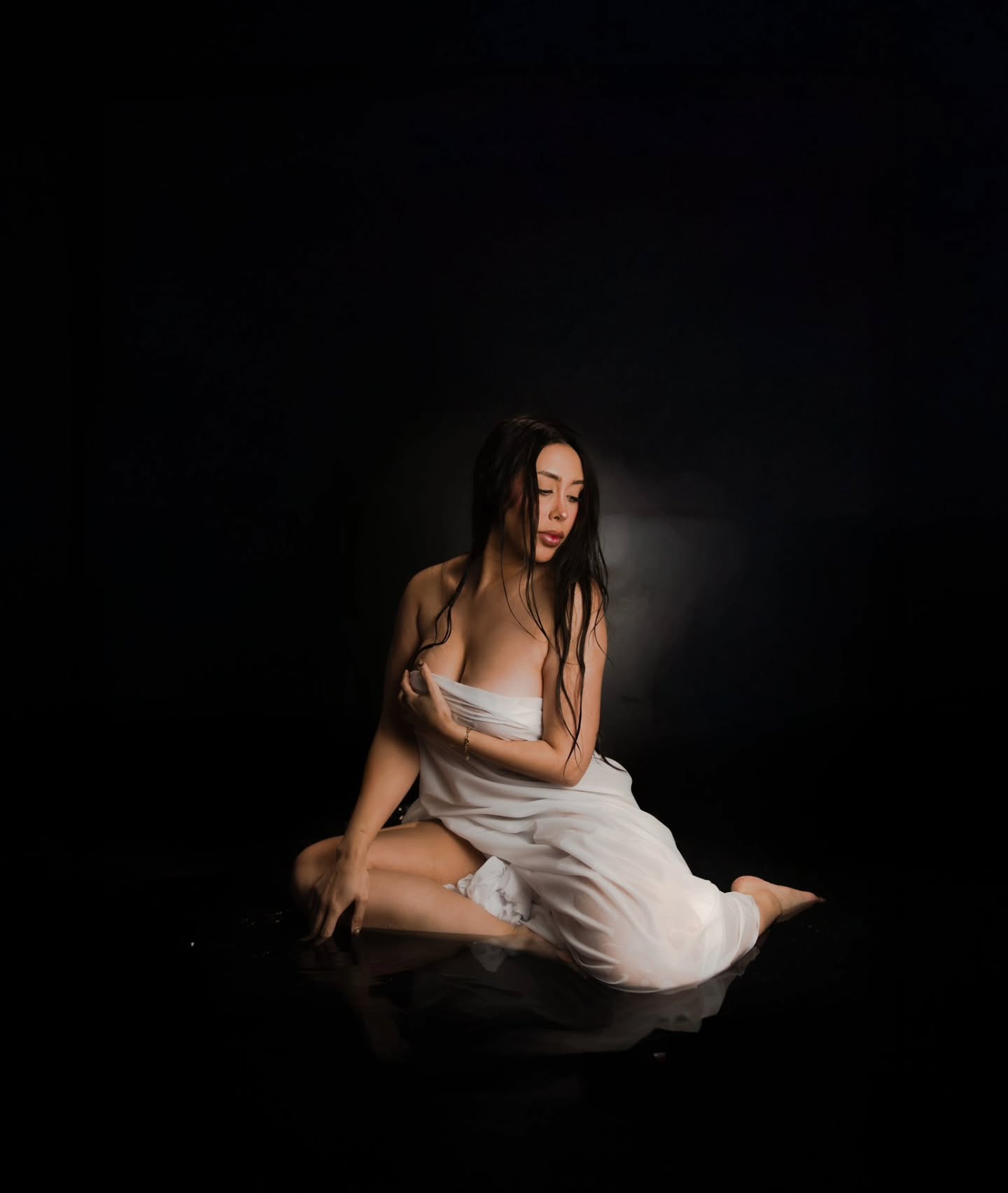 Photoshoot de Estudio en Agua...
Esta sesion no busca poses,
busca sensaciones:
peso, silencio y calma bajo el agua.
Boudoir Photoshoot
Para mas informacion de precios y paquetes, envia tu mensaje 🙌
#boudoir #studio656 #cdjuarez #elpaso