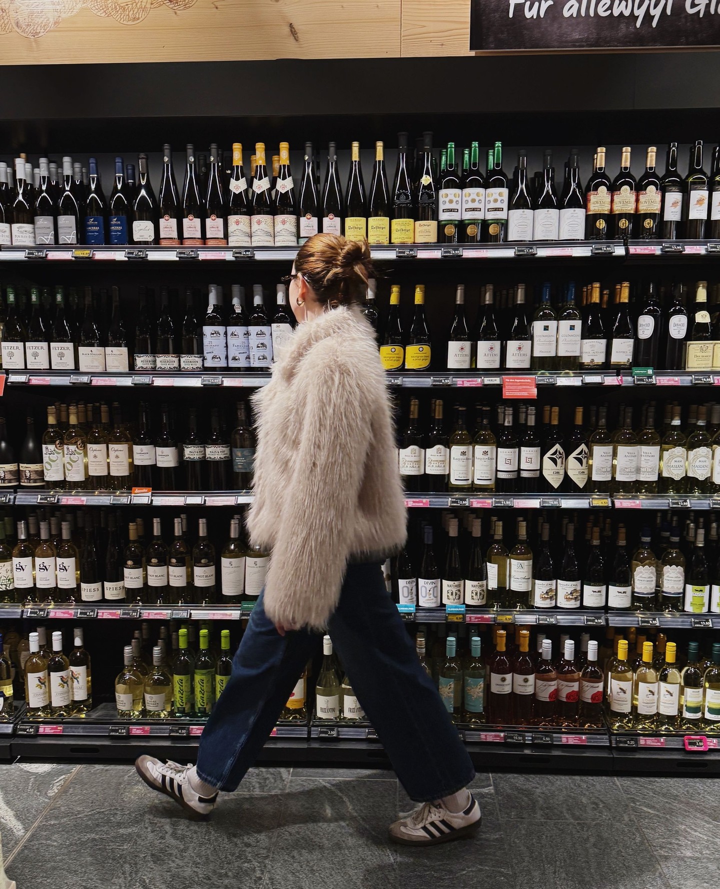 Thursday evening plan: put on a cute outfit & grab some wine 🍷✨
TOTAL LOOK FORM ANOUK