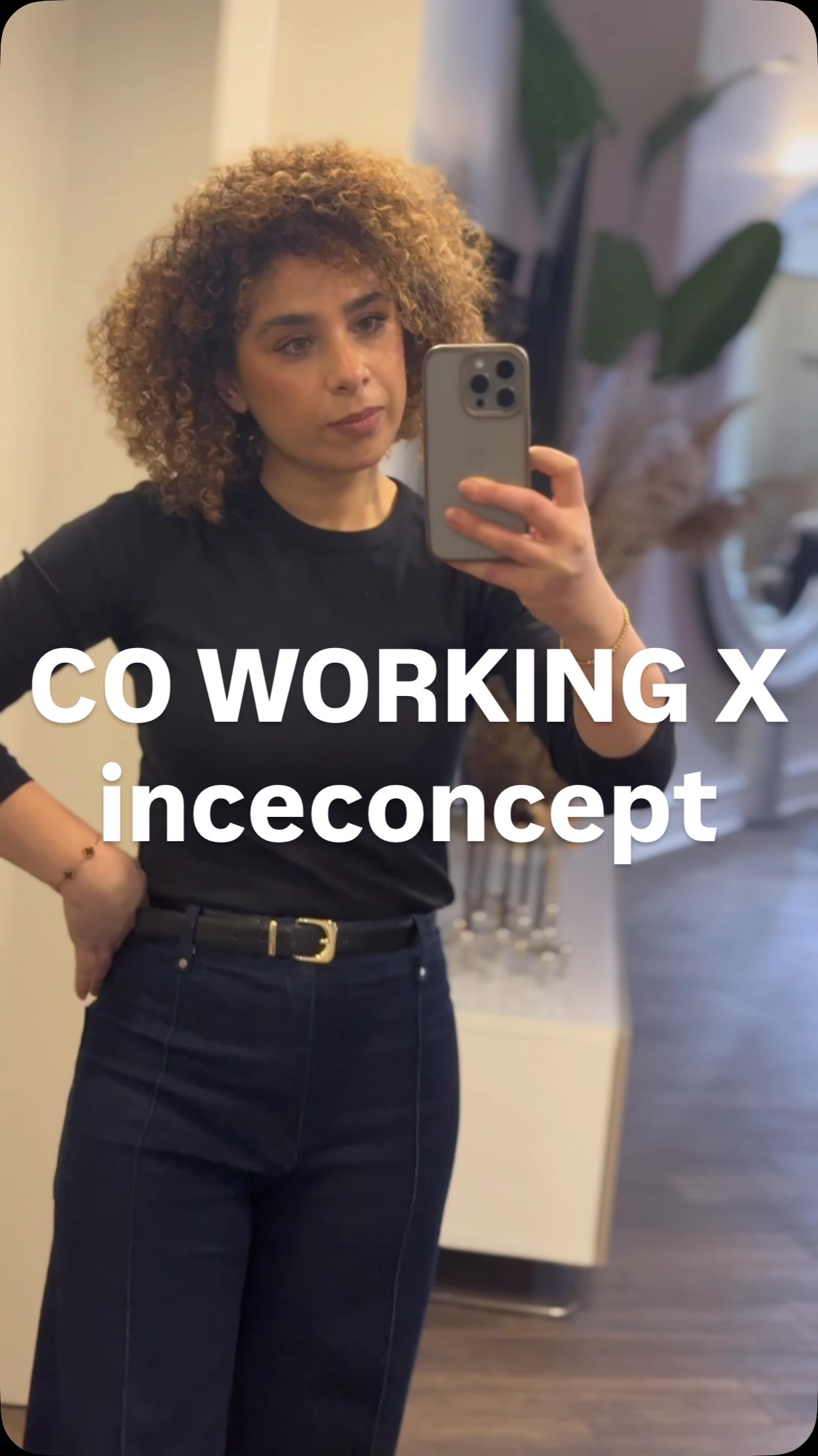 Hi, ich bin Betül, 35 Jahre alt 👋
Ich habe meinen Salon mitten im Belgischen Viertel in Köln bewusst neu gedacht – und daraus einen Coworking Space für selbstständige Friseure & Beauty Dienstleister gemacht.
Wenn du gerade darüber nachdenkst, dich selbstständig zu machen, bist du hier genau richtig.
Hier kannst du eigenständig arbeiten, profitierst aber gleichzeitig von bestehenden Strukturen, einem voll ausgestatteten Salon
und hochwertigen Produkten ✨
Hohe Investitionskosten, Fixkosten oder ein eigenes Lager brauchst du nicht – du kannst dich voll auf deine Arbeit und deine Kund:innen konzentrieren ✅
Du kannst flexibel tageweise starten
oder dir einen festen Platz sichern – ganz wie es für dich passt ✅
Ince Concept ist auf Ruhe und Privatsphäre ausgelegt –perfekt für exklusive Dienstleistungen
und intensive Kundentermine.
Wir arbeiten hochwertigen Brands zusammen.
Farben und Produkte stehen dir bei Bedarf zur Verfügung, sodass du direkt loslegen kannst, ohne große Investitionen.
Wenn du Lust hast, selbstständig zu arbeiten,
aber nicht alles allein aufbauen möchtest,
dann komm vorbei und werde Teil meines Coworking Salons.
Ich freue mich auf dich!
Betül