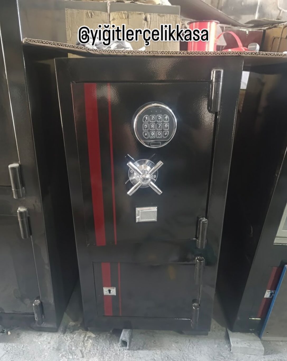 85cm boy 42cm en çift kapılı şifreli kasamız sipariş ve bilgi için dm #çelikkasa #kasasatışı #evgüvenliği #işyerigüvenliği #kasamodeli gaziantepkasa kasasistemi