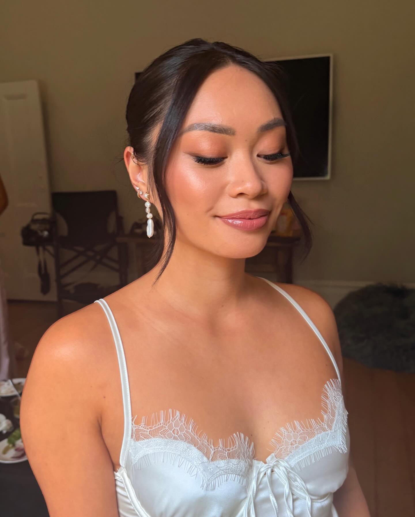 JASMINE
A dream bride! Makeup by ASH at the lovely @monafarm_