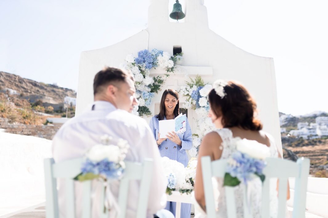 Mykonos non è solo una destinazione.
È una promessa mantenuta.
Accompagno le coppie che desiderano sposarsi all’estero, trasformando un luogo iconico in un matrimonio autentico, curato e senza pensieri.
Destination wedding in Grecia, progettato su misura.
Mykonos is not just a destination.
It’s a promise kept.
I guide couples who wish to get married abroad, transforming an iconic location into an authentic, meticulously planned, stress-free wedding.
A tailor-made destination wedding in Greece.
@salvatoregattimolofloralevent
@ph.peppenapolitano
@mykonosluxuryweddings
@annateresalaudatoevents