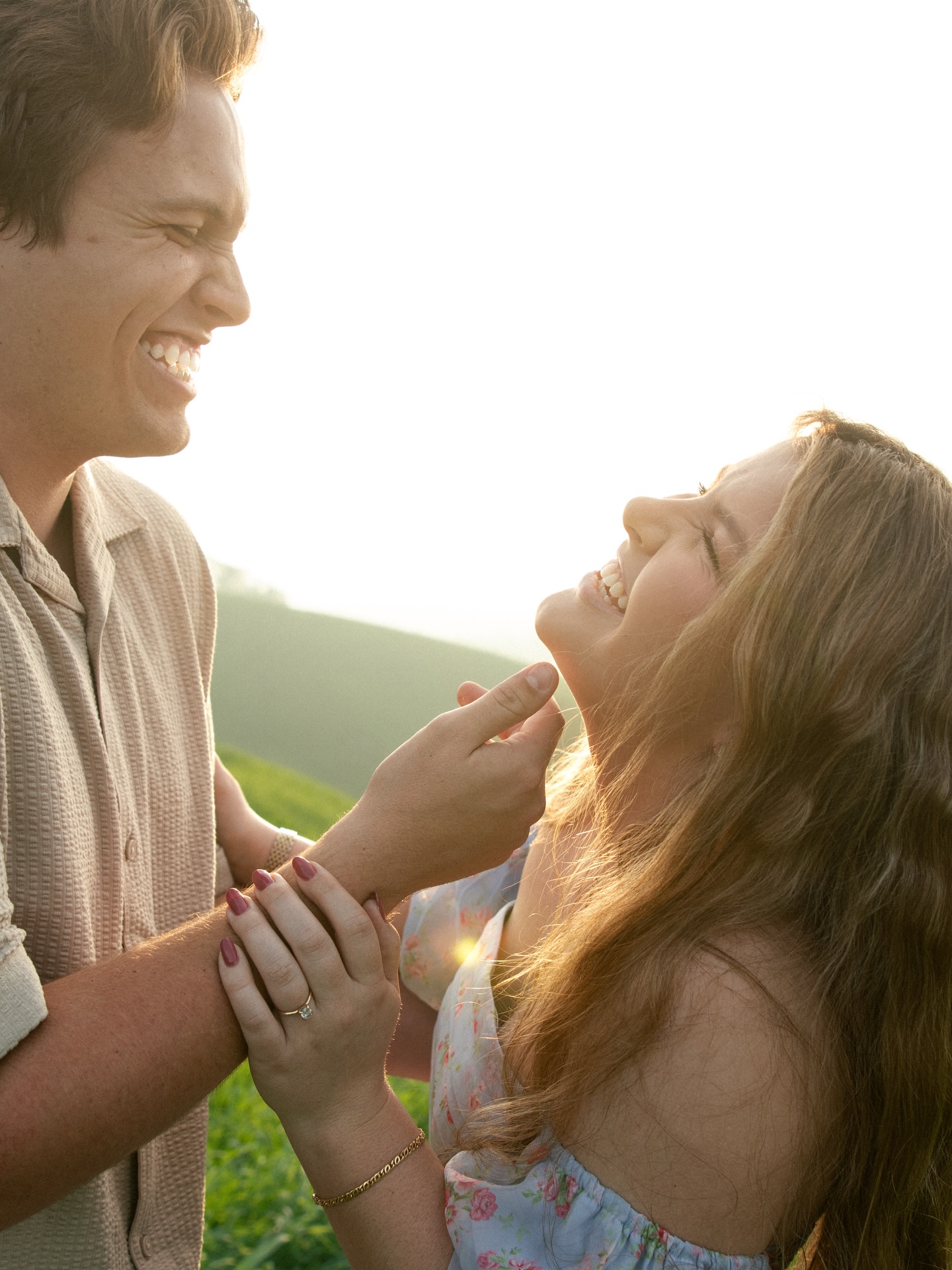 A foggy golden hour with this sweet couple 🌥️