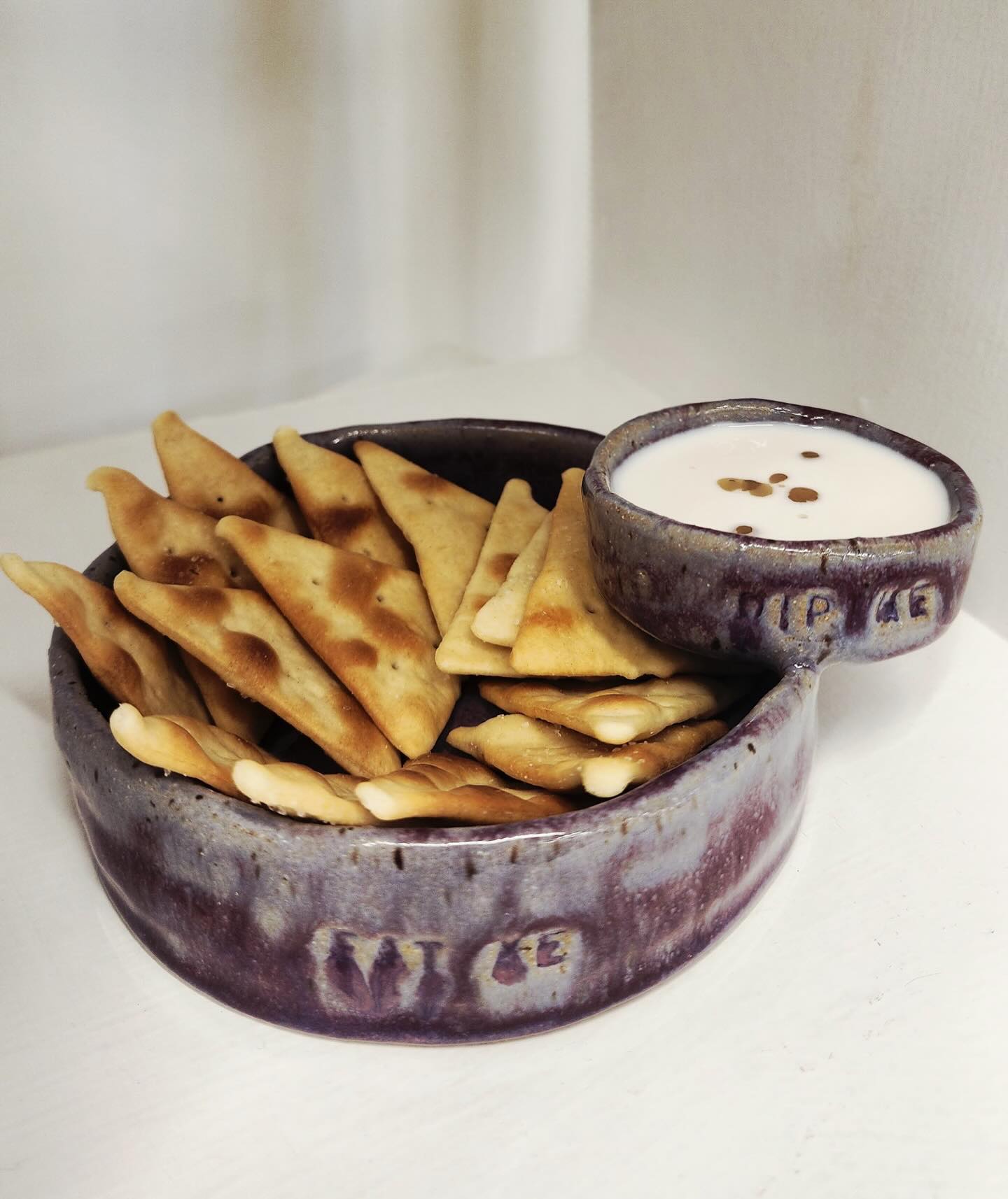 Miy Ceramics invites you to unleash your inner artist!
Come play with clay and create your own “Eat Me – Dip Me Bowl” 🍓🥣
🗓 Friday, February 6, 2026
⏰ 7:00 PM – 9:00 PM
✨ No experience needed
✨ All materials included
💲 $60 per person
Spots are limited — come get your hands dirty and have fun! 🤍🎨