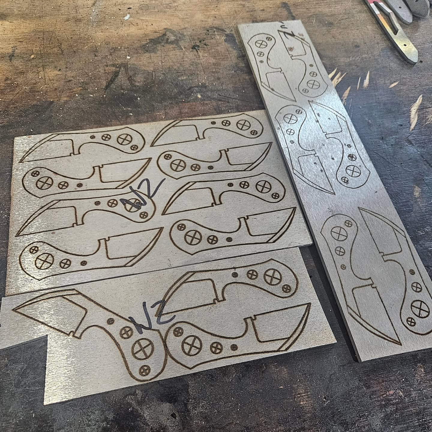 Doing layout with the new laser is pretty sweet, not going to lie. These are my new model "The Raptor" meant for pocket carry. I'll have these at @canoecopia in March