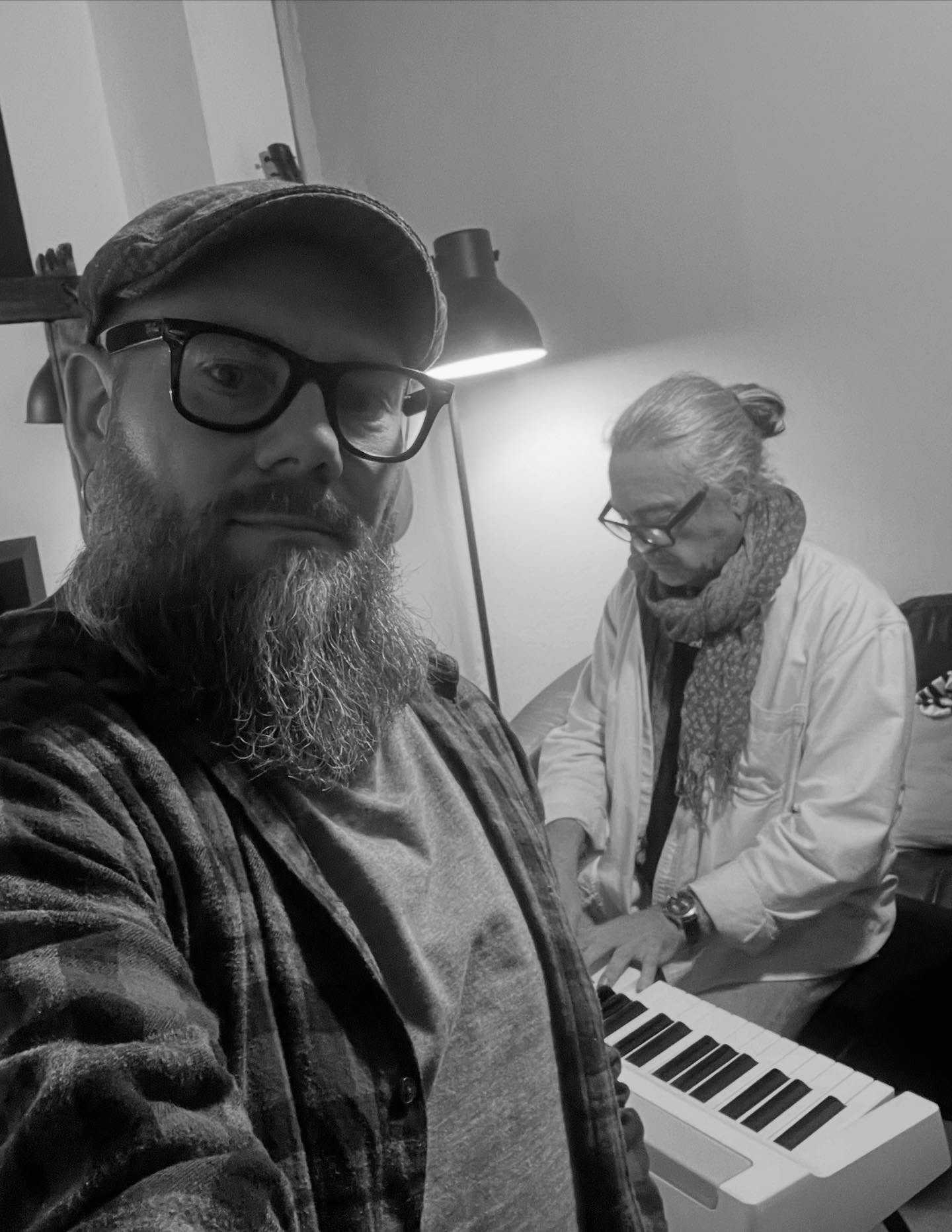 Uusi viikko ja uudet äänitykset 😃🎼 pianoa ja hienoa soundia siinä on tämän viikon teema 😃
#äänitysstudio #piano #tmusicproducer #artisti