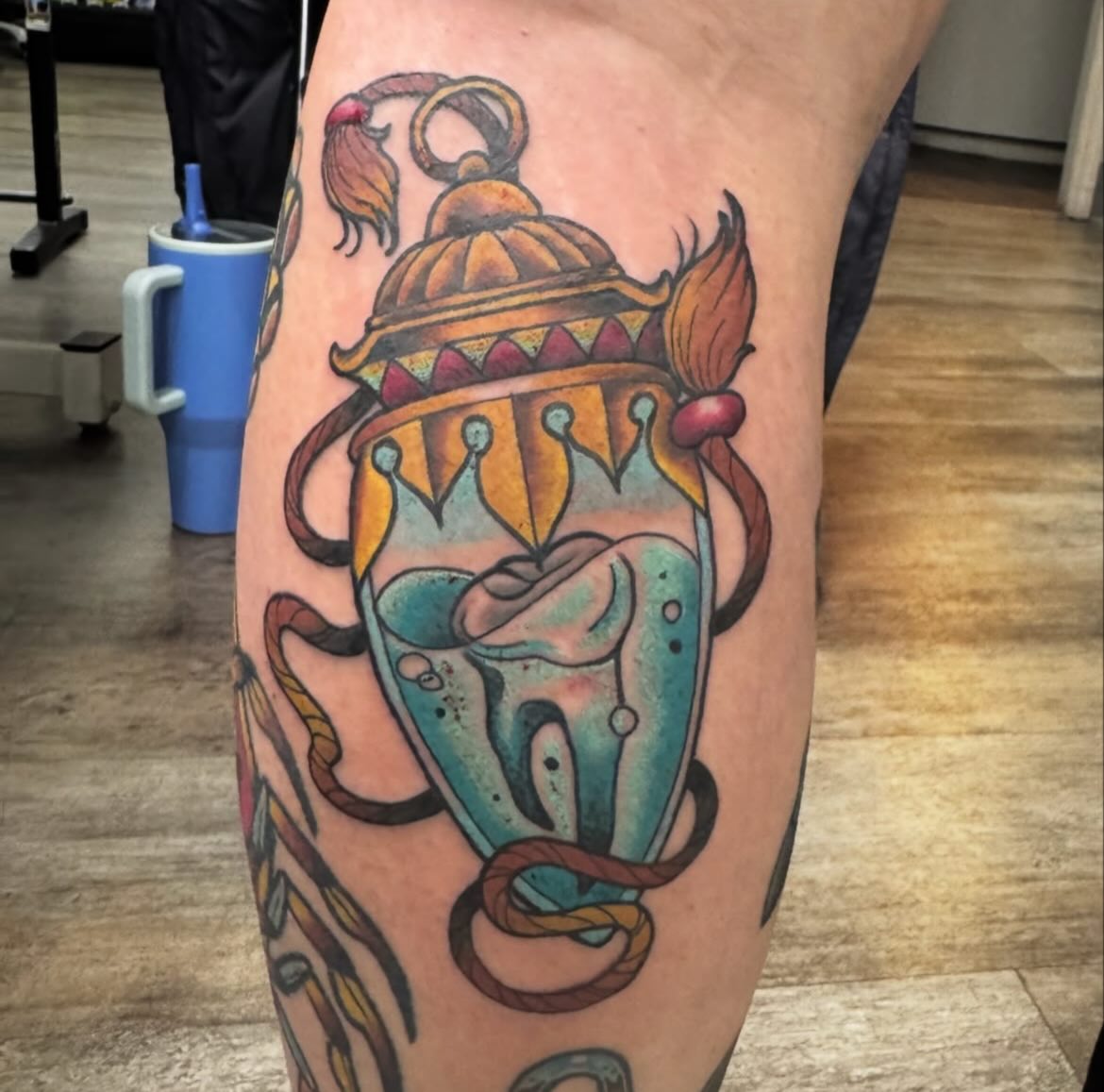 Fun tooth 🦷 in a vial🫙flash piece from @cthomsentattoos ! Clint has so many cool pieces like this in his book of pre-drawn designs - stop by the shop on a Monday/Thursday/Friday/Saturday to check them out and get on his books! 📖
#ironwoodink #colortattoo #flashtattoo #omaha #predrawntattoo omahatattooshop nebraska omahanebraska midwesttattoo tattooshop midwesttattooer toothtattoo tattoostyle tattoos tattoo gettattooed