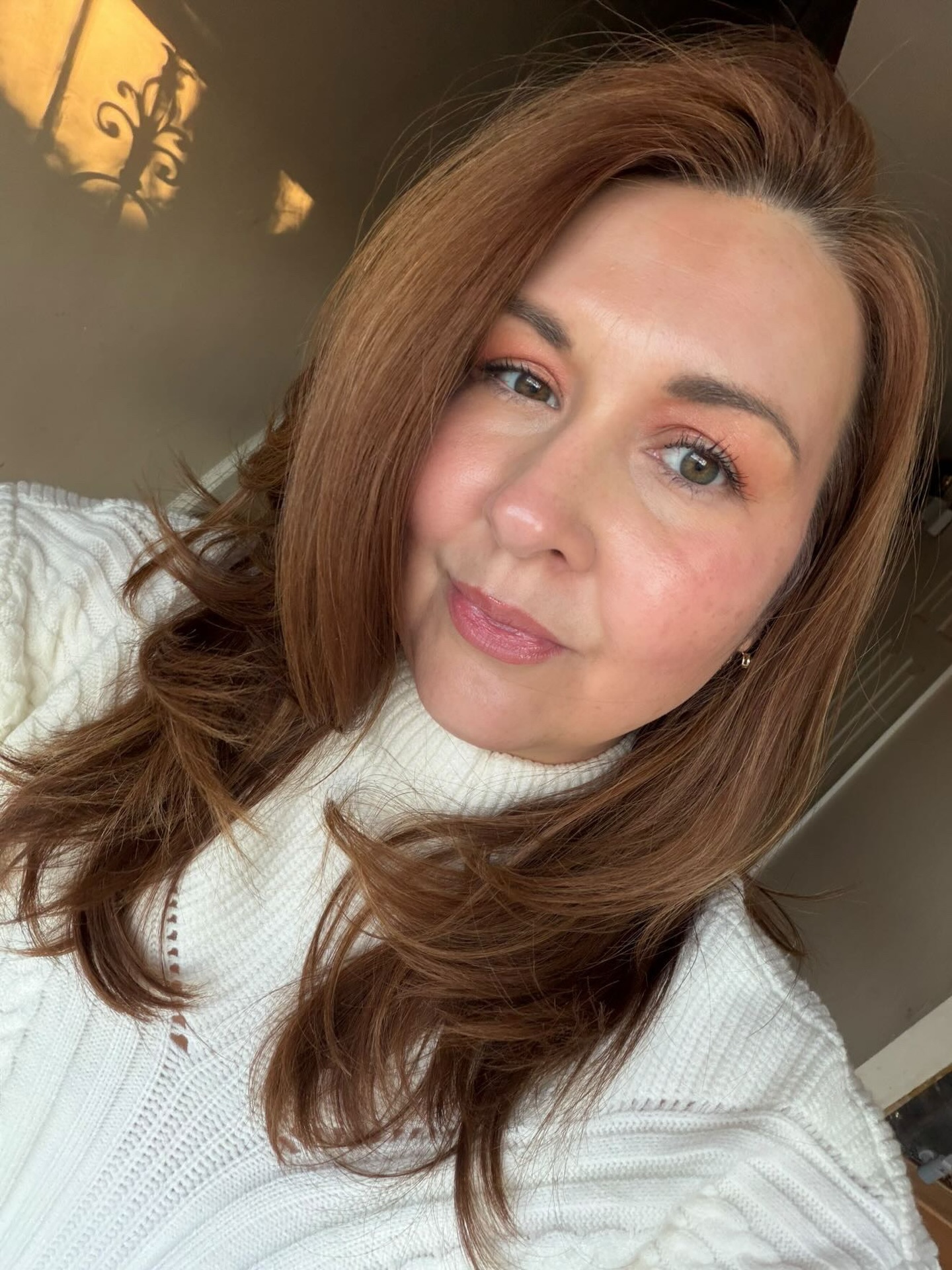 🤎 Client Selfie 🤎
My gorgeous client @klipshultz has the most stunning hair — we’ve been patiently growing it out while keeping it healthy and glowing.
Her hair color is Koleston Perfect 7/05 + 7/73, with softly painted lighter pieces for that lived-in, rich warmth that makes everything shine ✨
Love when my clients send me selfies weeks after they come in ❤️ and hair is still on point !
#wellapassioninstausa #wellacolor #tuesdayselfi #wellahair