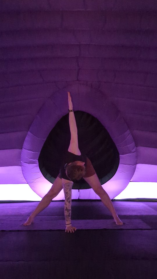 Here's January 2026, come get twisty and sweat it out with me!! We're on speed 1.5 because Instagram hates me today, we won't flow this fast in the pod 🤣
.
.
.
.
.
.
#shanealanyoga #hotpodyoga #hotpodflow #reels #january