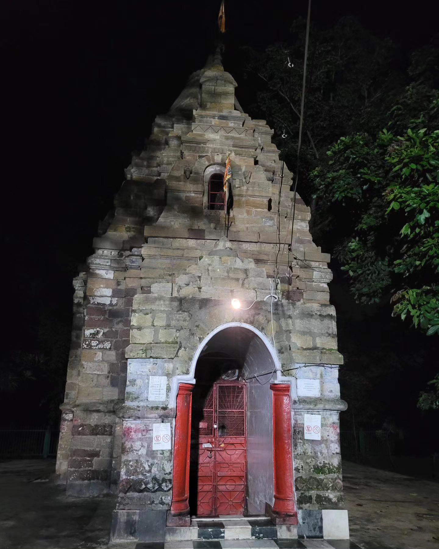 Centering the temple in the mind in the... 🤍
#queridazindagi