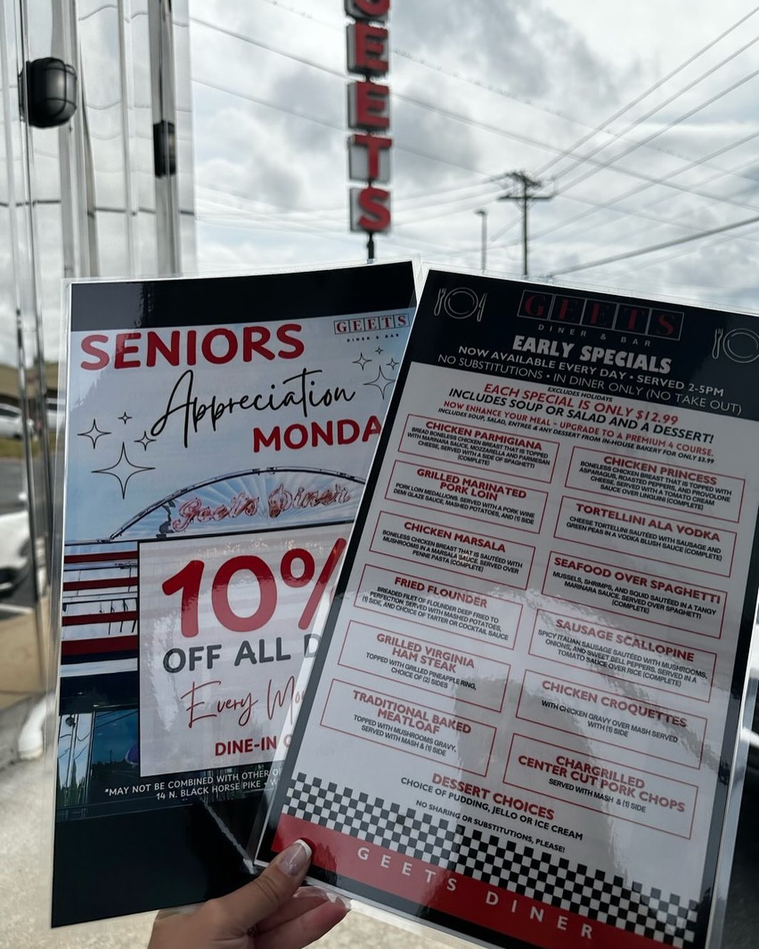 Fresh off the press! Check out the new menus we printed for @geetsdinerandbar, designed to stand out and crafted to perfection!
Looking for new menus? DM us today!
#UpperCasePrinting #CustomMenus #SmallBusiness #CustomPrinting