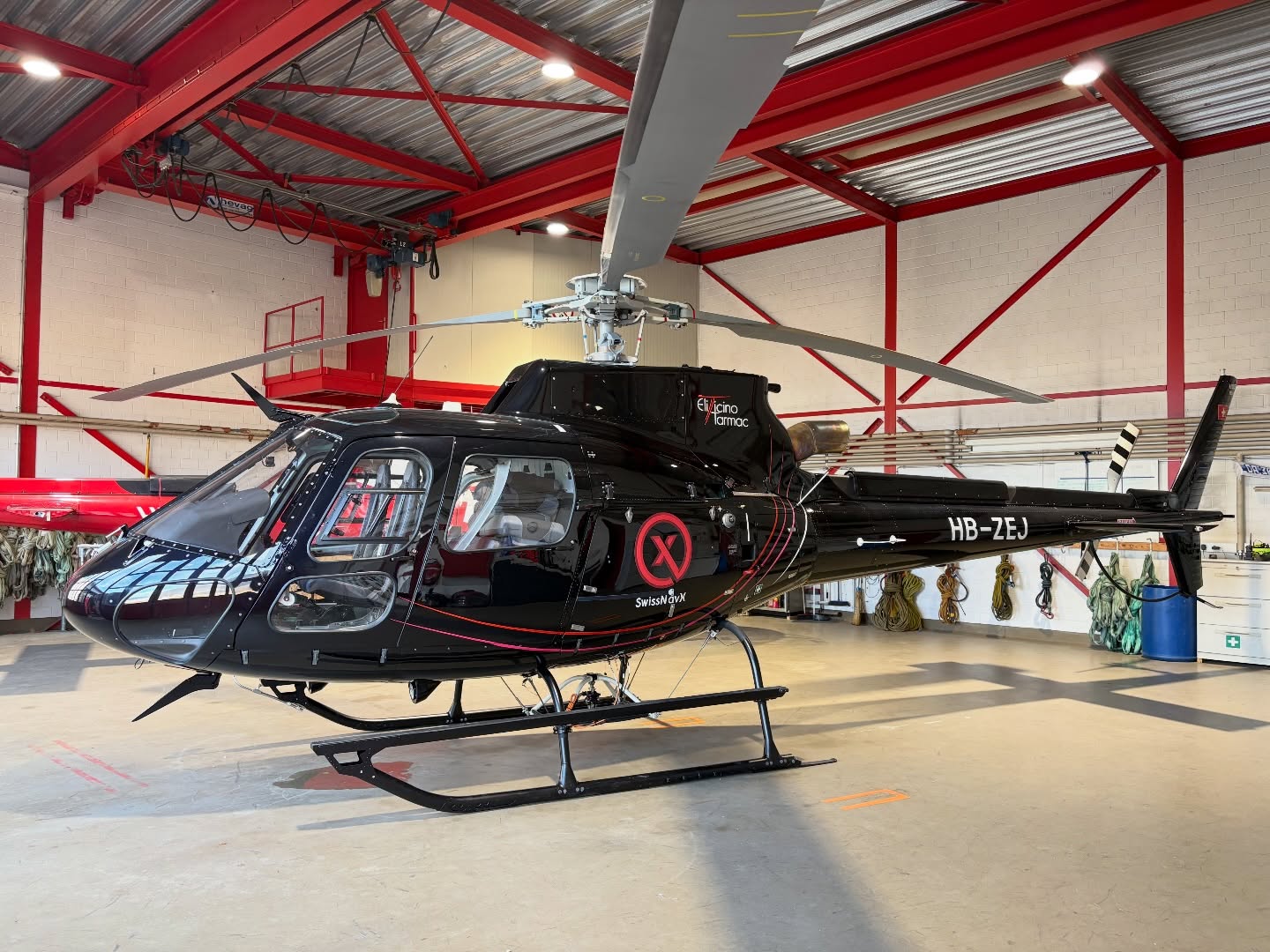 HB-ZEJ il nostro nuovo H125 pronto a decollare per offrivi un servizio d’eccellenza , sicurezza ai massimi livelli e un’esperienza di volo affidabile e professionale, pensata per soddisfare anche le esigenze più elevate 🚁🇨🇭🏔️ grazie anche a @swissnavx