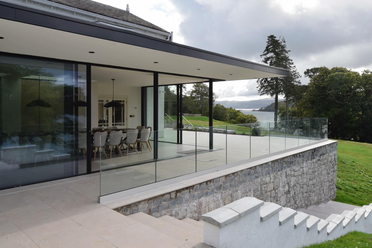Did you know that all of our sliding doors can offer opening corners, or glass to glass corners? This means you can simply focus on selecting the right door for your project and then leave the design work to us.