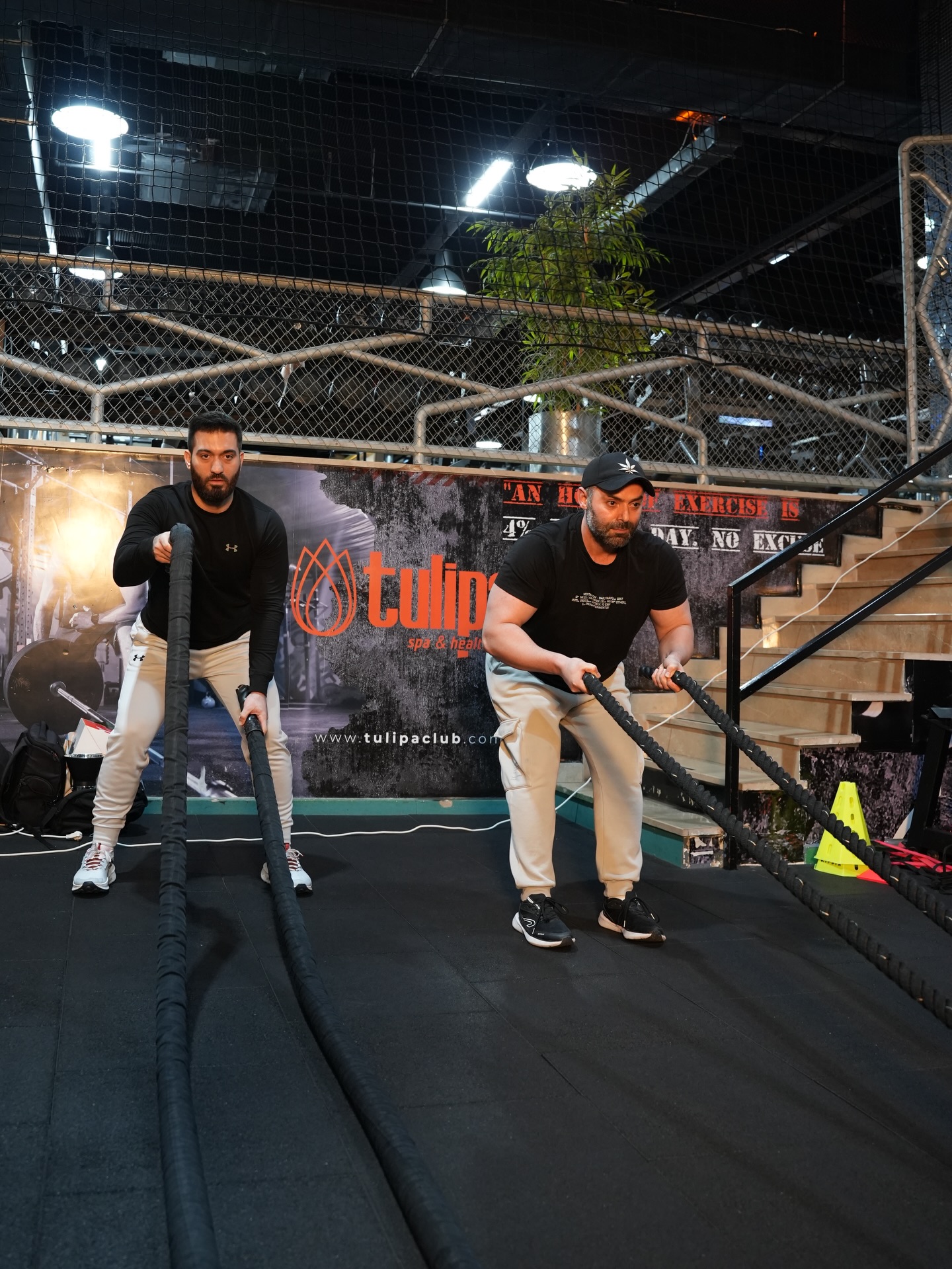 Tulipa’da sadece spor yapmıyoruz, doğru teknikle güçlü bir ekip oluyoruz 💪🤝
Bu enerjinin arkasında efsane koçlar var! 🌷🔥
.
.
.
#crossfit #başakşehi̇r #tulipaclubs