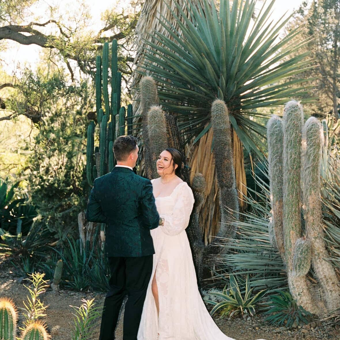 We get so excited when our brides share photos of their big day with us! @madsgath thank you for being a part of the J'aime Bridal family and sharing these dreamy photos with us!
Gown: @missstellayork
Photos: @lets.spread.beauty
Coordinator: @wedwithcarissa
Pup Wrangler: @dogofhonor_events