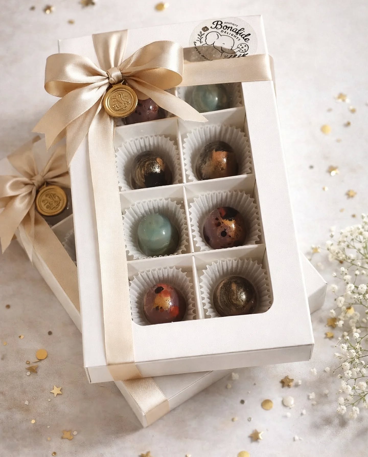 Gerçek çikolata, gerçek meyve…
Ve özenle hazırlanmış premium bir deneyim 🤍🐘
BonaFide Delights çikolataları;
✨ yüksek kalite gerçek çikolatayla,
🍓 dolgularında %100 gerçek meyveyle hazırlanır.
Katkı yok, yapay aroma yok — sadece saf lezzet.
🎁 Kişiye özel hediye seçenekleri
🏢 Kurumsal & toplu sipariş imkânı
✨ El işçiliği, zarif sunum, premium kalite
Özel günlerde fark yaratmak isteyenler için…
Sipariş ve kişiselleştirme için DM 💌
.
.
.
#bonafidedelights
#premiumçikolata
#gerçekmeyve
#kurumsalhediye
#özelhediye