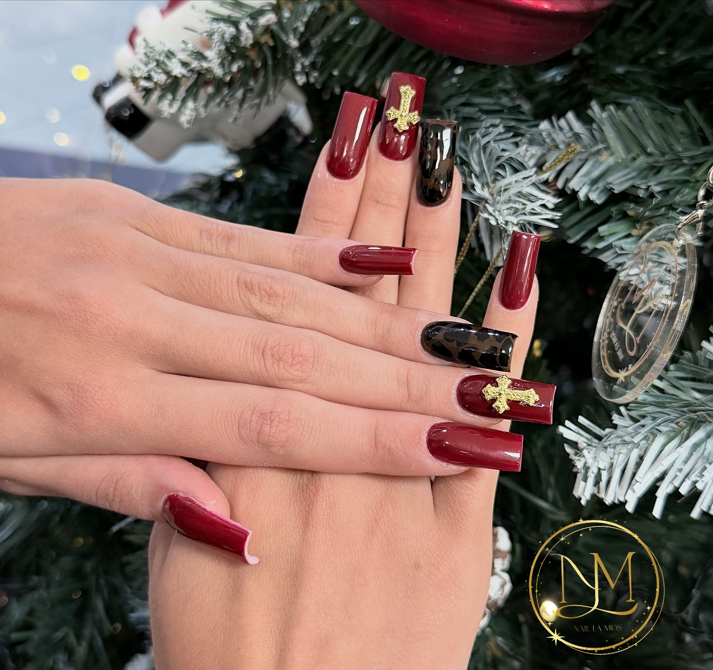 ✨ Es tut uns leid, dass wir uns so lange nicht gemeldet haben. ✨
In der letzten Zeit waren wir extrem beschäftigt und durften sehr viele Kundinnen bei Nail La Mos begrüßen – dabei sind uns leider auch einige kleine Fehler passiert.
Dafür möchten wir uns von Herzen entschuldigen 🤍
Wir hoffen sehr auf euer Verständnis und danken euch für eure Geduld sowie eure treue Unterstützung.
Diese Nägel sind während der Weihnachtszeit entstanden – eine wunderschöne, aber auch sehr intensive Zeit für uns 🎄✨
✨ Wir versprechen: Wir kommen zurück – besser denn je.
Freut euch auf viele neue Überraschungen, frische Designs und noch mehr Liebe zum Detail 💕
Danke, dass ihr Teil der Nail-La-Mos-Familie seid 💖
#NailLaMos #nagelstudio #nailsgermany #weihnachtsnägel #naildesign #kundenliebe #dankbar #beautystudio #nailartliebe #mitliebe #supportlocal #treuekunden #neuanfang #überraschungen