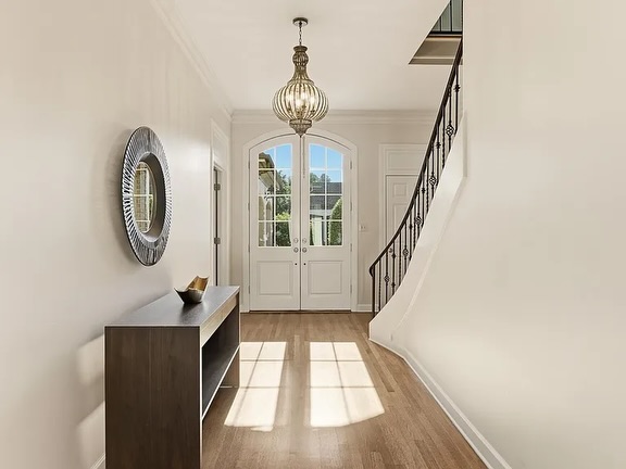 ๐Another Germantown beauty getting its โglow upโ Staging with intent, curated fashion for the home. #homestaging #stagingmemphis #stagingworks #stagingsellshomes #stagingstylingandselling