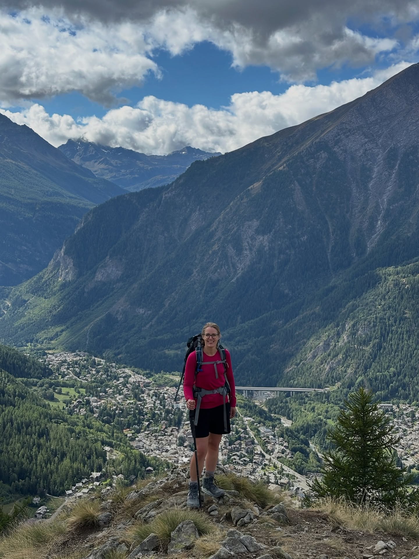 My approach is holistic, which means we also look at your lifestyle and how you support your nervous system and overall wellbeing.
It’s important to think about what brings you a sense of calm and joy in everyday life. For me, that’s hiking and spending time outdoors. For you, it might be something completely different. We all have something that helps us feel more grounded.
So don’t be surprised if your nutrition consultation includes conversations about your work, rest, relationships and how you spend your time. Health is shaped by far more than what’s on your plate.
If you’re curious to explore this approach, you can book a free 20 minute wellness check to get started.
Link in bio.