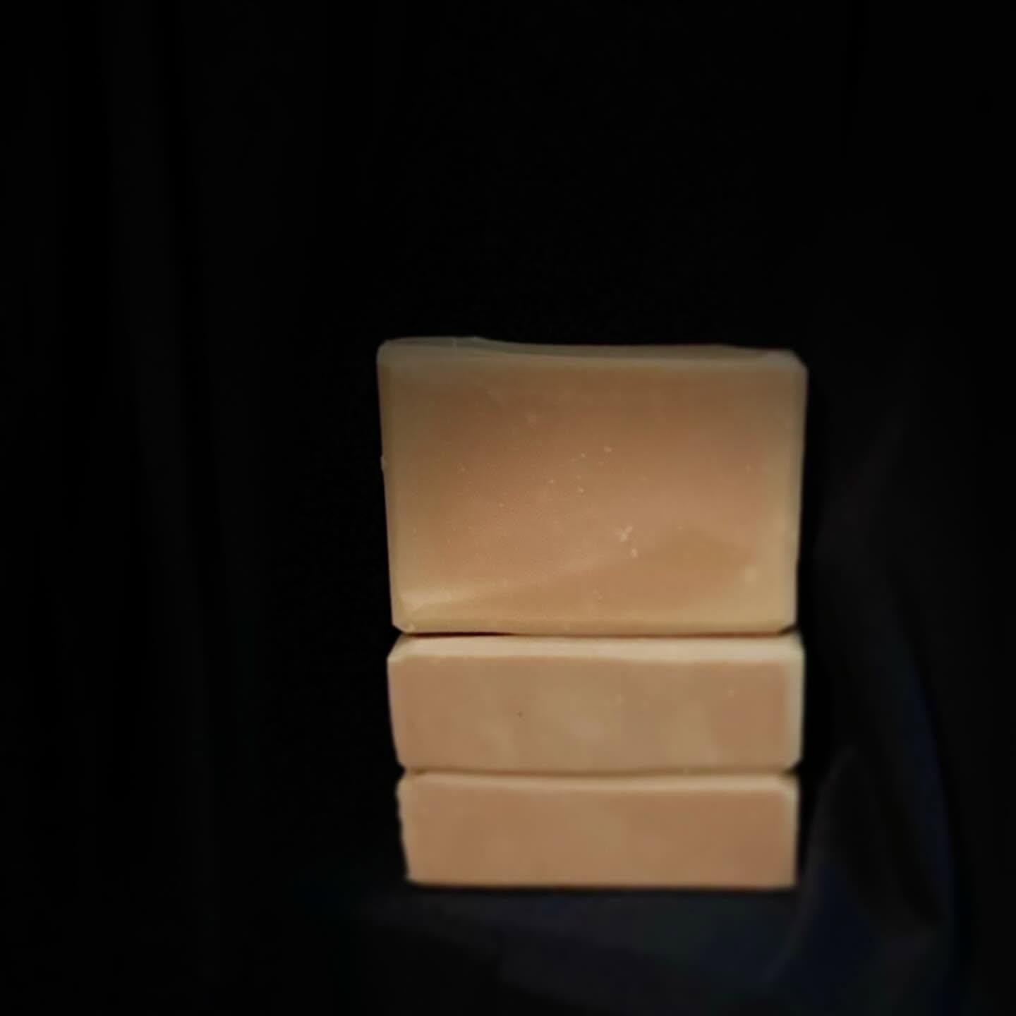 Missed our Monday favorite bars.
What a switch from Monday to Tuesday!
Monday #1 Destress #2 Woodsman
Tuesday #1 Lavender Vanilla #2 Honey Goat Oat
#pafarmshow