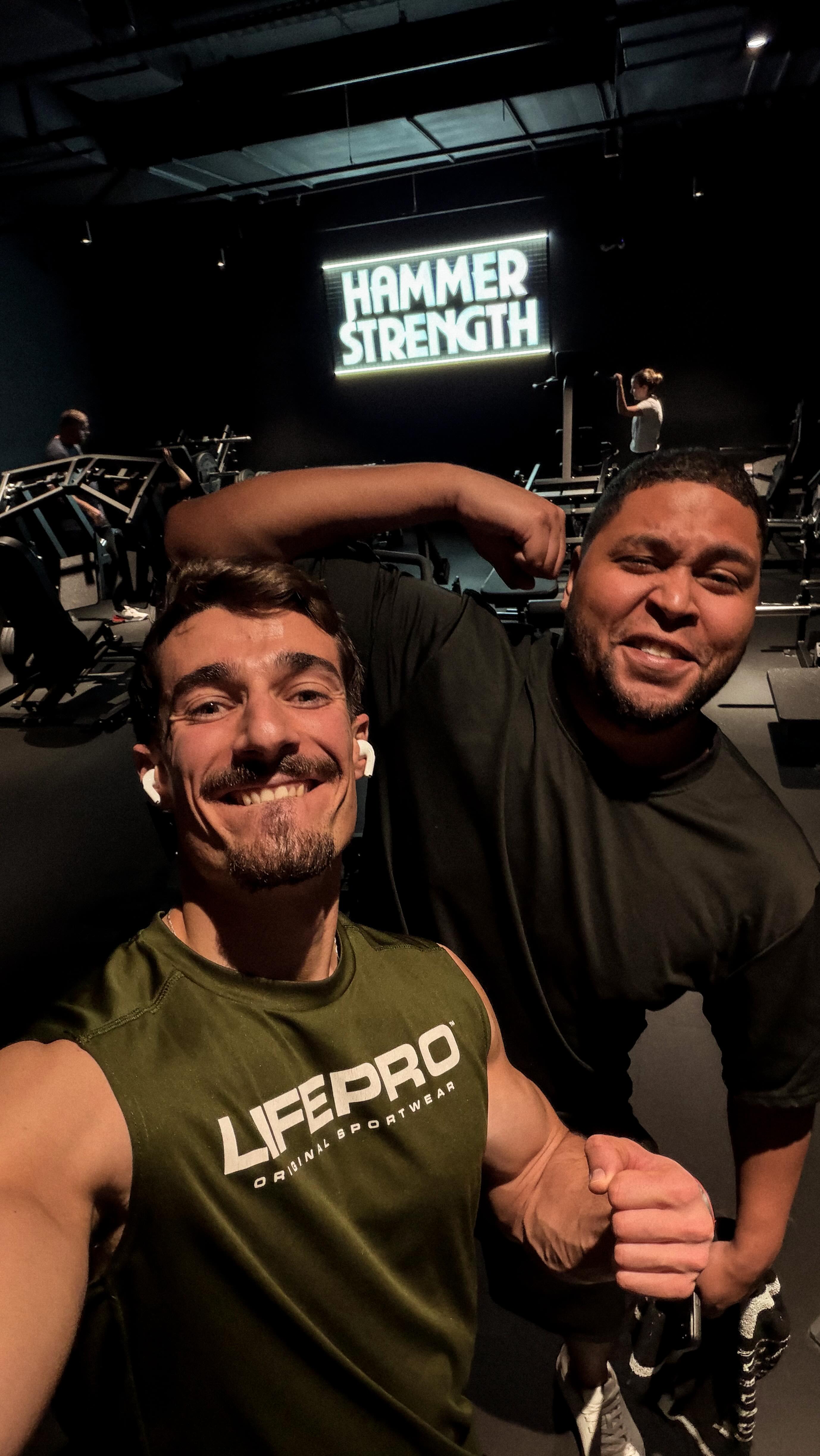 Quería hacer un vlog y salió una película, pero es que así son mis días últimamente jajajaja ☕️🚀
¿Qué contenido queréis ver por aquí?
Os leo 👀