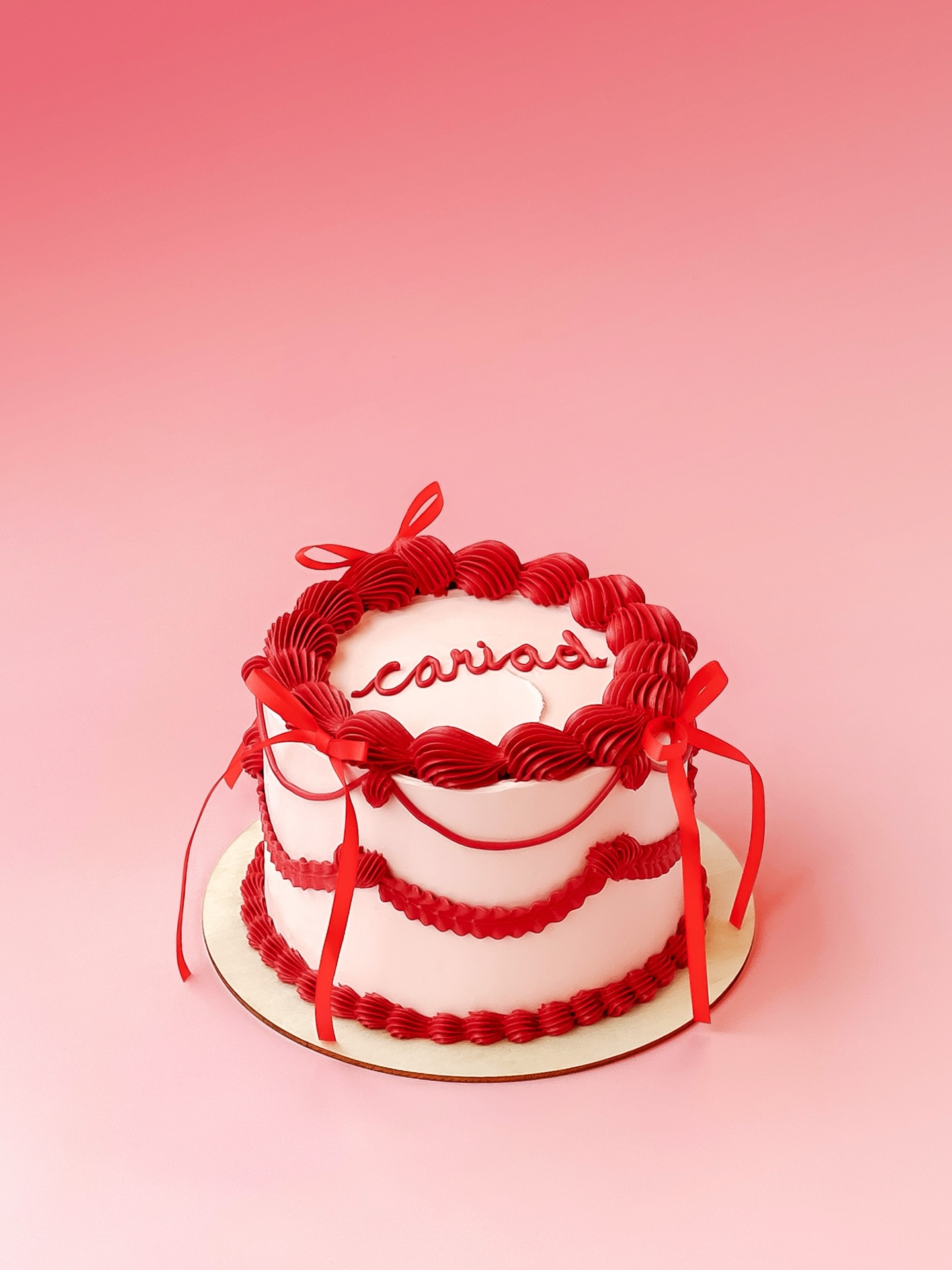 Shwmae cariadon / Hello lovers 🥰
Check our story to see a sneak peak of our Santes Dwynwen and Valentine’s Range which goes live on our website at 6pm tomorrow (Thursday)
And not only that…all of our email subscribers will get a special code to use tomorrow night too. Don’t know how to subscribe? Head over to our stories to find out how 😍
.
.
.
#valentines #santesdwynwen #letthemseecake
