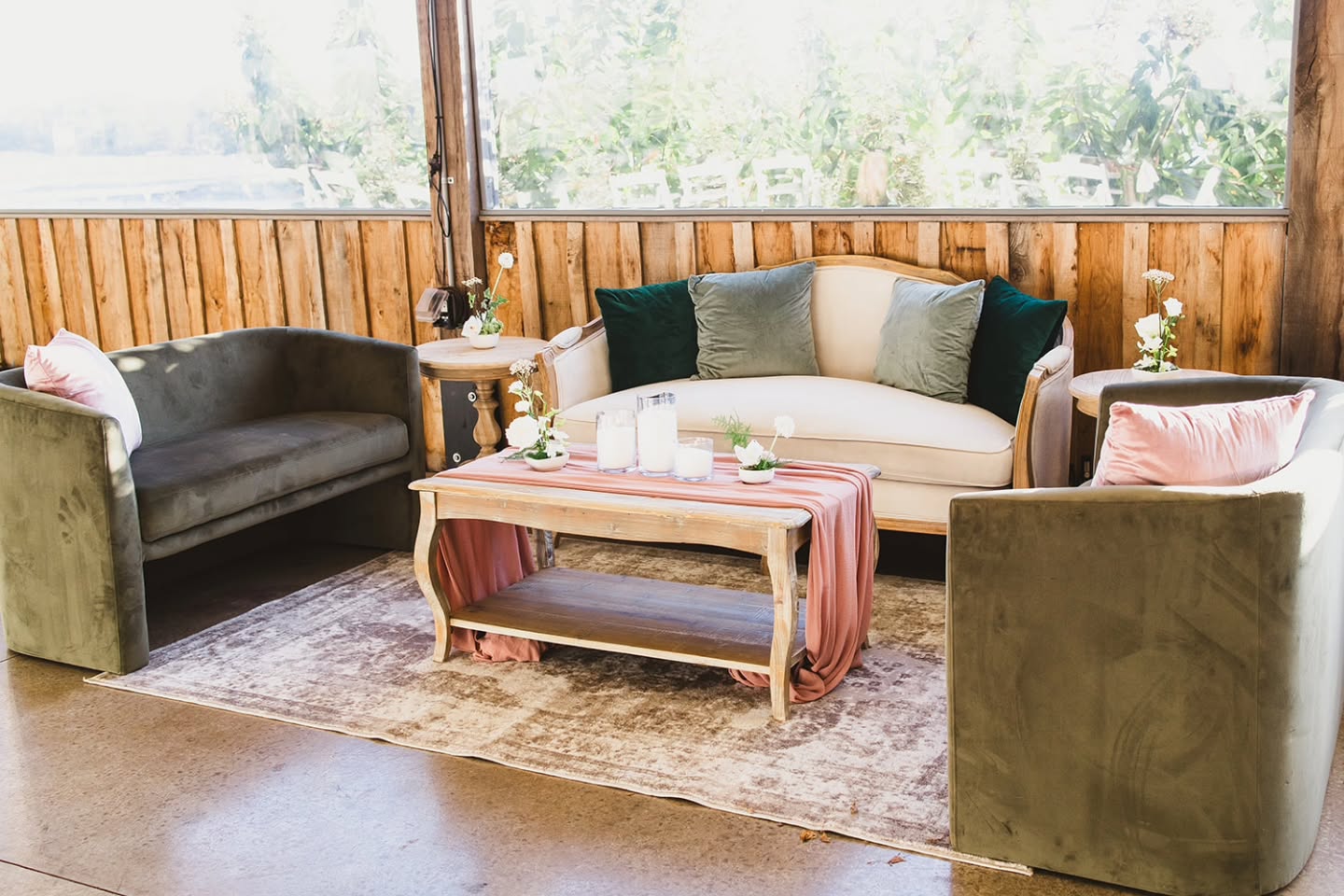 I've said it once and I'll say it again. Photographers who captures our lounges (ones that the couple carefully picked out style and colors for) WE LOVE YOU FOREVER!!!!!
Coordination: @whenheartsunite
DJ: @imthedj_va
Photography: @mariaejohns
Rentals: @brideandjoyrentals (farm tables, sweetheart furniture, lounge, barback shelves, sign holder)
Venue: @oldhousevineyards