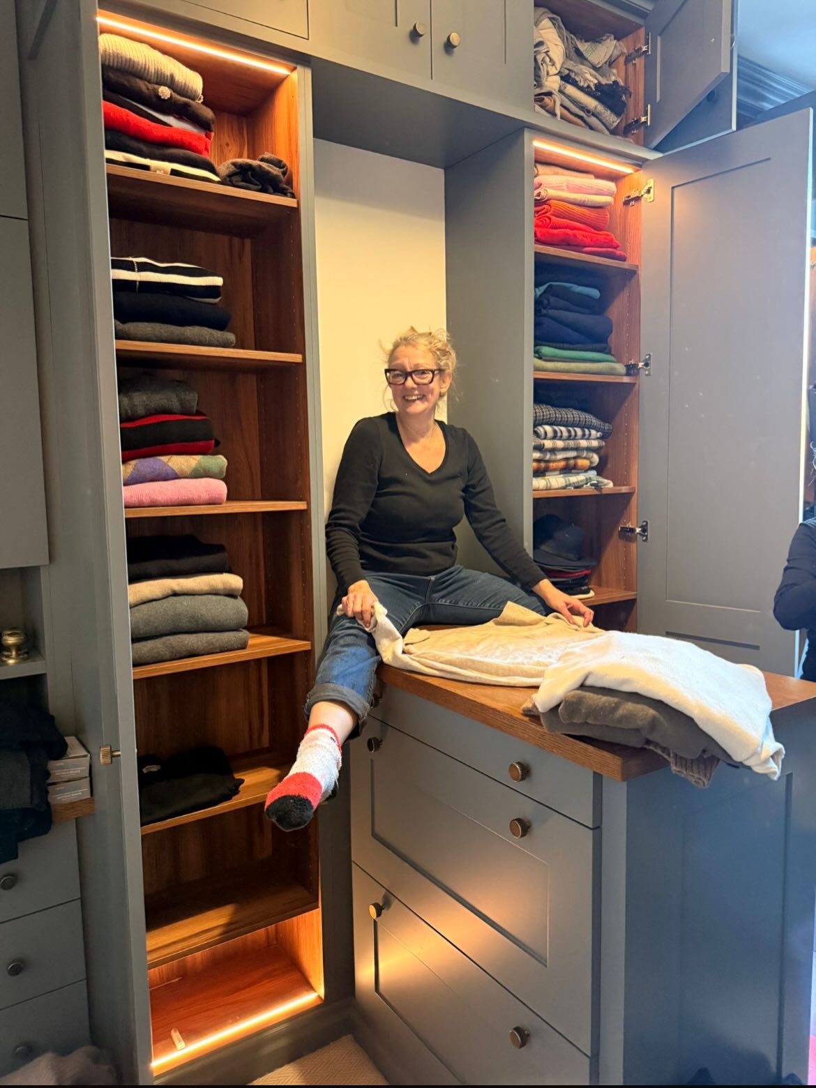 Please don’t tidy before we come! Not the night before, not the morning of. We want to see your home exactly as it is so we can help you properly.
January bookings are open. Link in Bio ✨
#declutter #organise #professionalorganiser #declutteryourhome #organisedhome