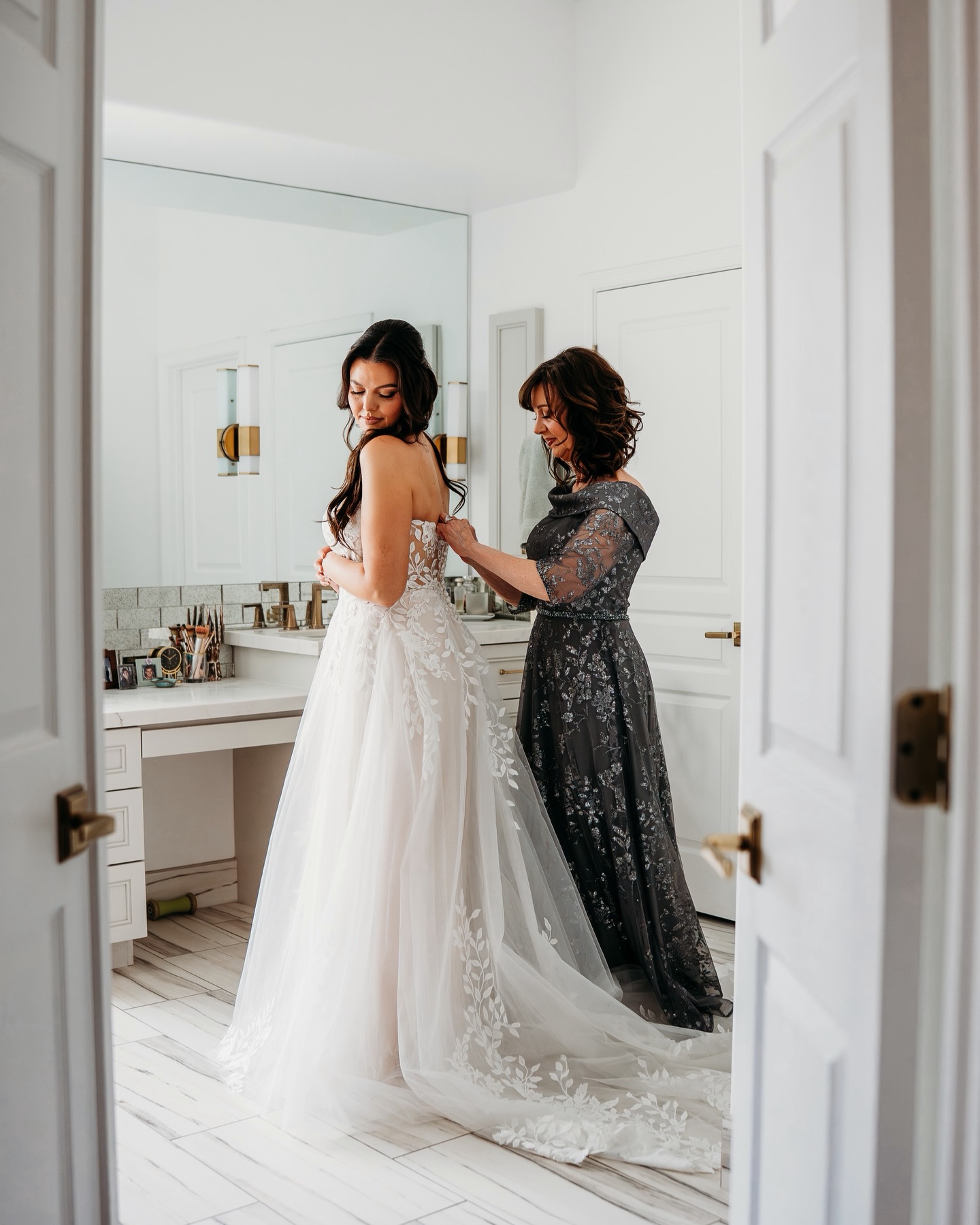 Every detail. Every emotion. A truly beautiful bride. 🤍
.
.
#bride #azbrides #azphotographer #photographer #weddingphotographer