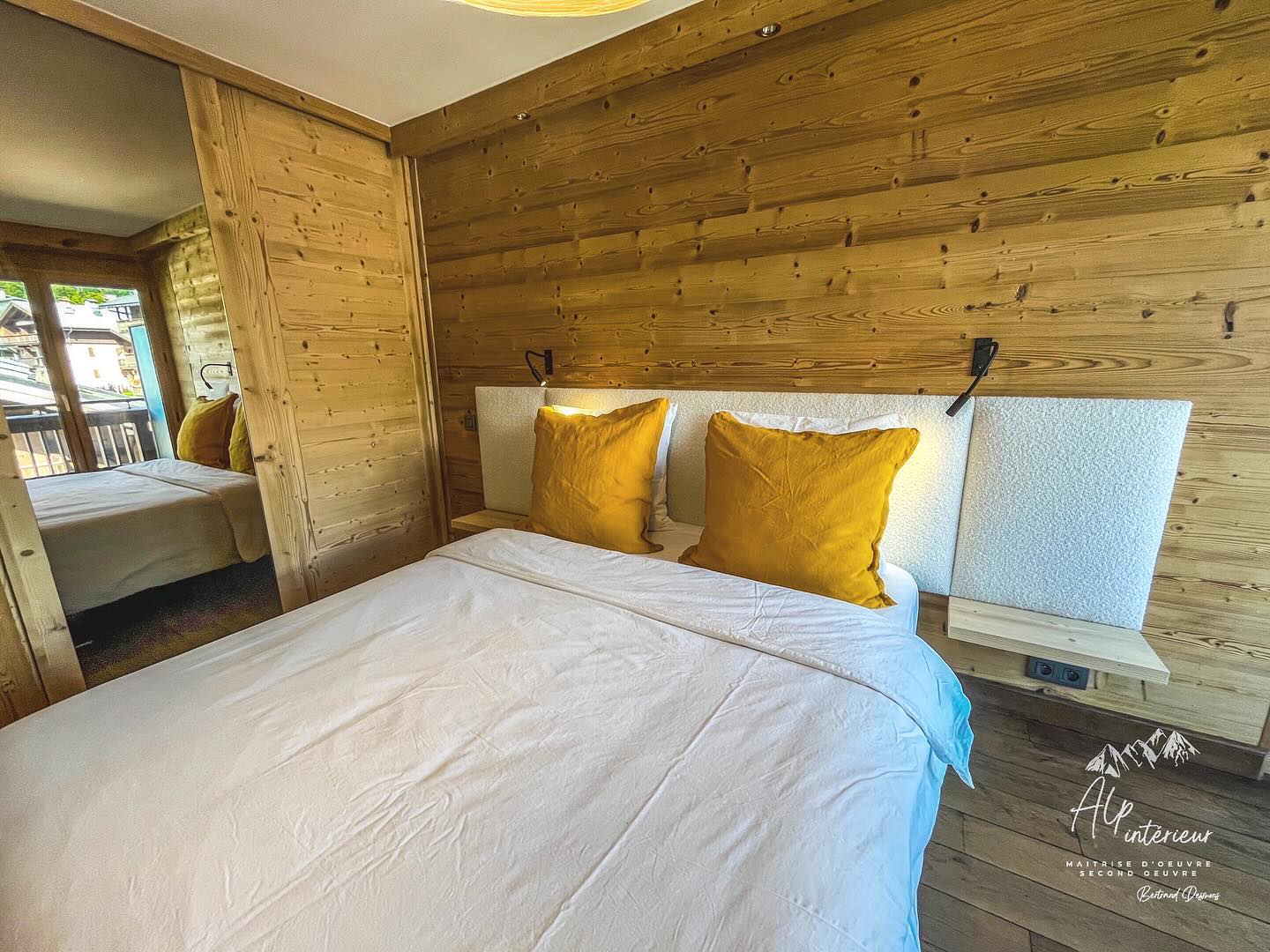 ~ Appartement W ~
Chambre 🛏️
#megeve #paysdumontblanc #prazsurarly #valdarly #montblanc #moutains #maitredoeuvre #suividechantier #chantierencours #appartement #renovationappartement #appartementneuf #montagne #entrepreneur #frenchalps #chantier #wood #interiordesign #chantierencours #renovation #suividechantier #style #conception #amenagementinterieur #projet #travaux #alpinterieur #bois #btp #realisation
Bertrand DESMONS 📲+33 (0)6 24 22 25 79 💻contact.alp.interieur@gmail.com