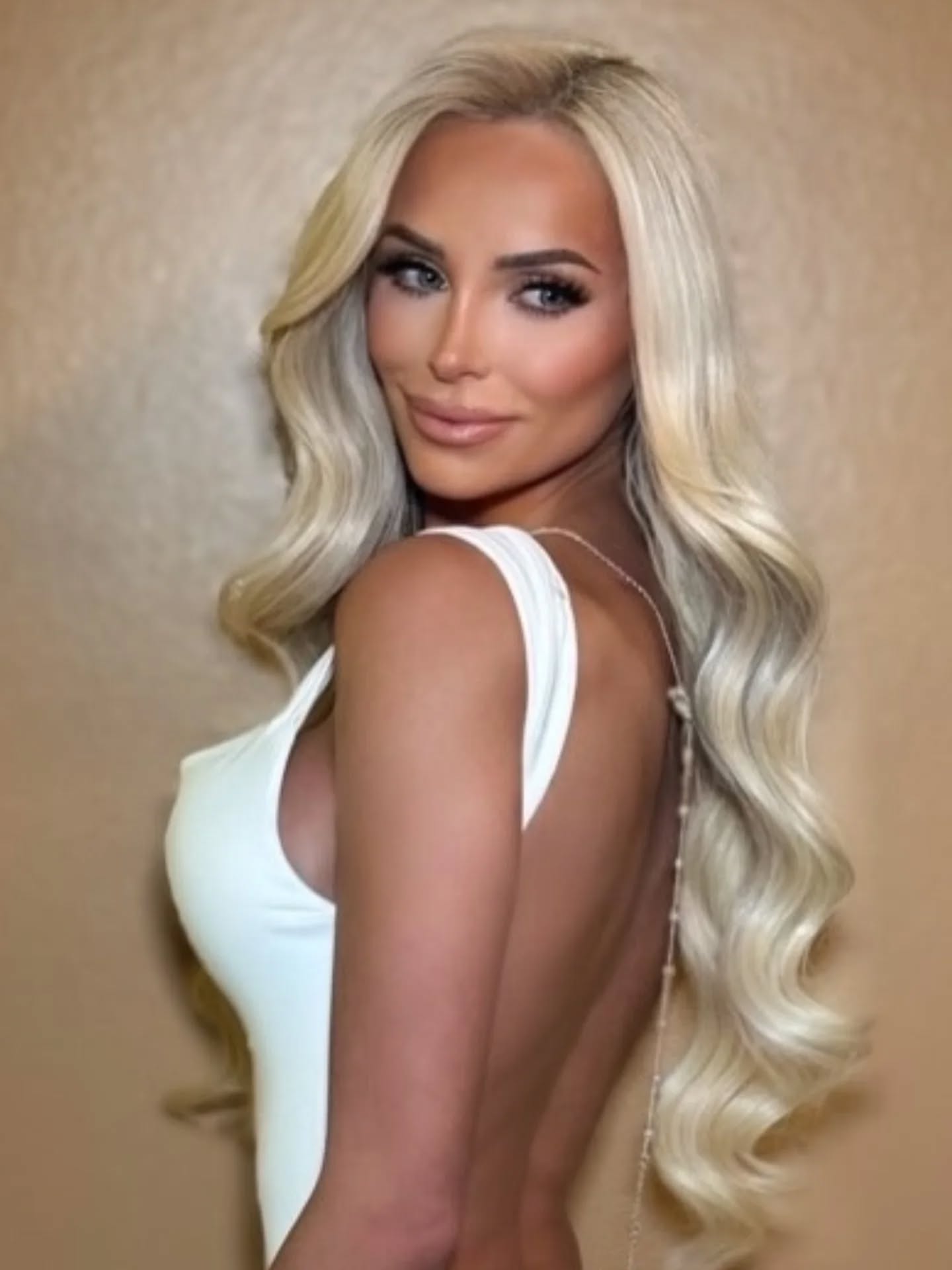 A beautiful hairstyle was done by our hairstylist, Cynthia, on @happpilyhannah
•
Searching for a skilled hairstylist to enhance your look for a photoshoot? Look no further! Our Las Vegas-based artist, Cynthia, is available for booking on our website at www.leivagency.com/contact
#lasvegasmakeupartist #lasvegasmakeupartists #lasvegasmakeupandhair #bridalhairstyle #bridalhairstylist