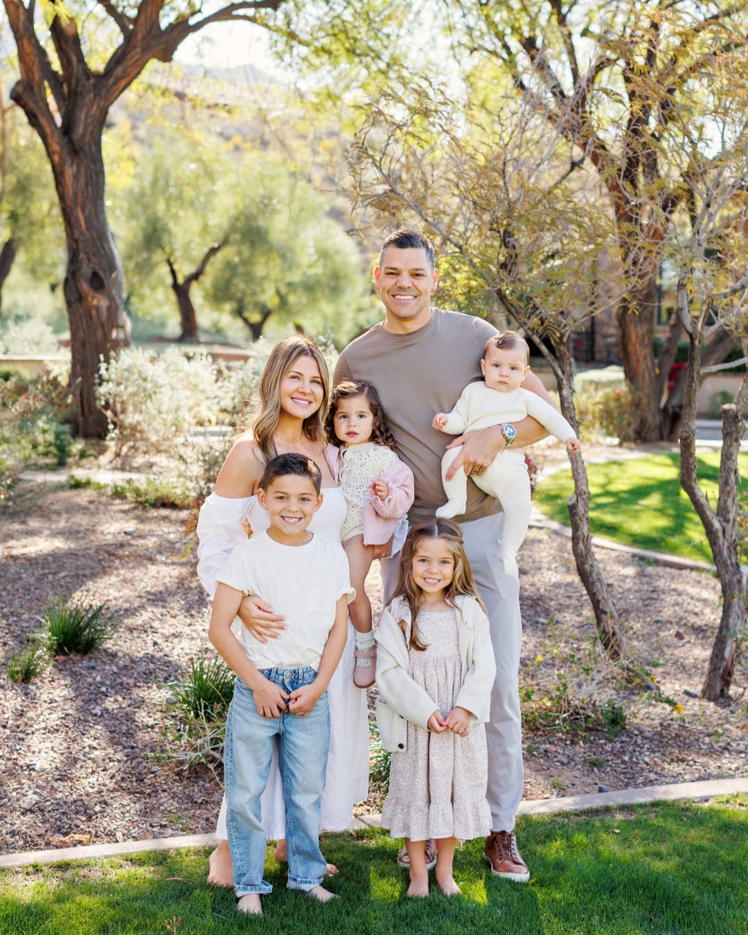 The gorgeous Arizona weather this week is reminding me that spring is around the corner and the calendar is already filling up! ☀️ If you are thinking about those beautiful wildflower spring family photos or need senior pics for your soon-to-be graduate, click the link in my profile to get all the details, or DM me for more info. 📸
Maybe I’ll see you soon for some fresh, beautiful photos!
#jenniferbowenphotography
#scottsdalefamilyphotographer
#phoenixfamilyphotographer
#scottsdaleseniorphotographer
#arizonaliving