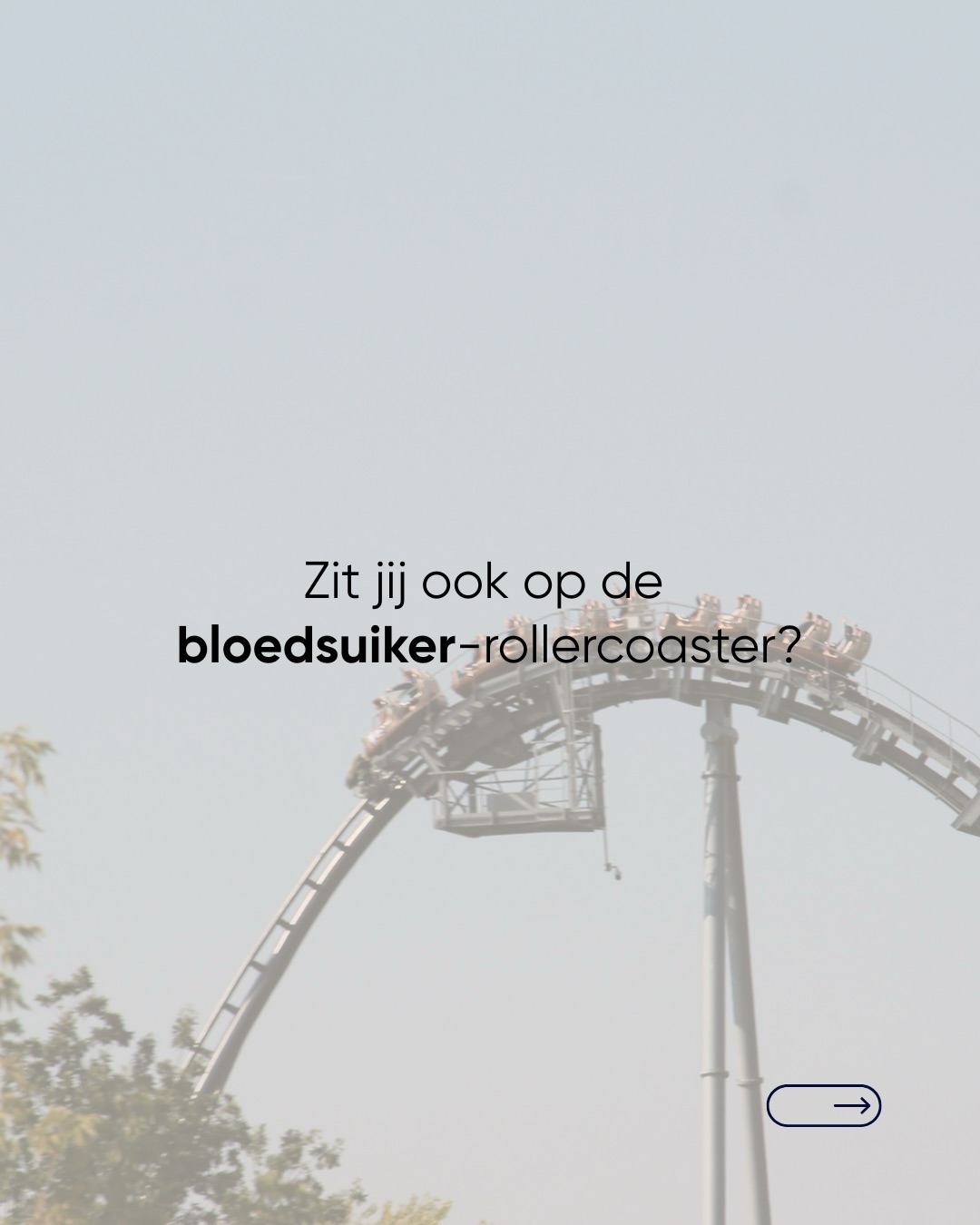 Misschien herken je dit:
je begint de dag met goede intenties,
maar ergens tussendoor zakt je energie weg.
Niet omdat je iets fout doet.
De bloedsuiker-rollercoaster gaat namelijk niet alleen over wat je eet.
Het gaat over stress.
Over slaap.
Over hormonen en timing.
Wat ik nu zie met mijn eigen bloedsuikersensor bevestigt dit telkens weer:
dezelfde maaltijd kan op een andere dag een totaal ander effect hebben.
En dát maakt het zo persoonlijk.
👉 Meten is interessant.
👉 Maar zonder context trek je al snel verkeerde conclusies.
Daarom geloof ik niet in standaard lijstjes of one-size-fits-all adviezen,
maar in begrijpen wat jouw lijf nodig heeft
mét de juiste begeleiding.
Herkenbaar? Volg mee in mijn stories 🤍 #bloedsuikerspiegel #stabielebloedsuikerspiegel #cravings #perimenopauze #gezondeleefstijl