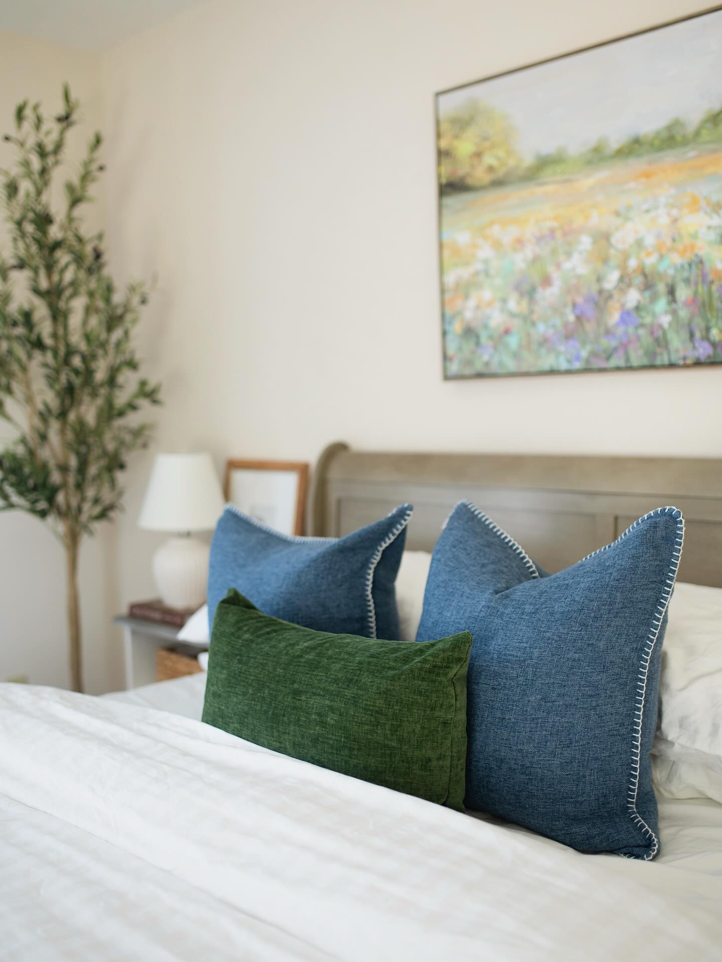 When it came to decorating my bedroom, I knew I wanted it to feel like my personal haven. It’s my favorite room in my apartment and the space where I truly get to unwind at the end of the day—or even work from home sometimes.
Also I’ll often just sit on my bed and stare out the window, with a cup of coffee or tea, simply because the room feels so peaceful. My goal was to create a space that feels calm, comforting, and elevated, much like a hotel room you never want to leave.
Check out the full details of the room on the blog!