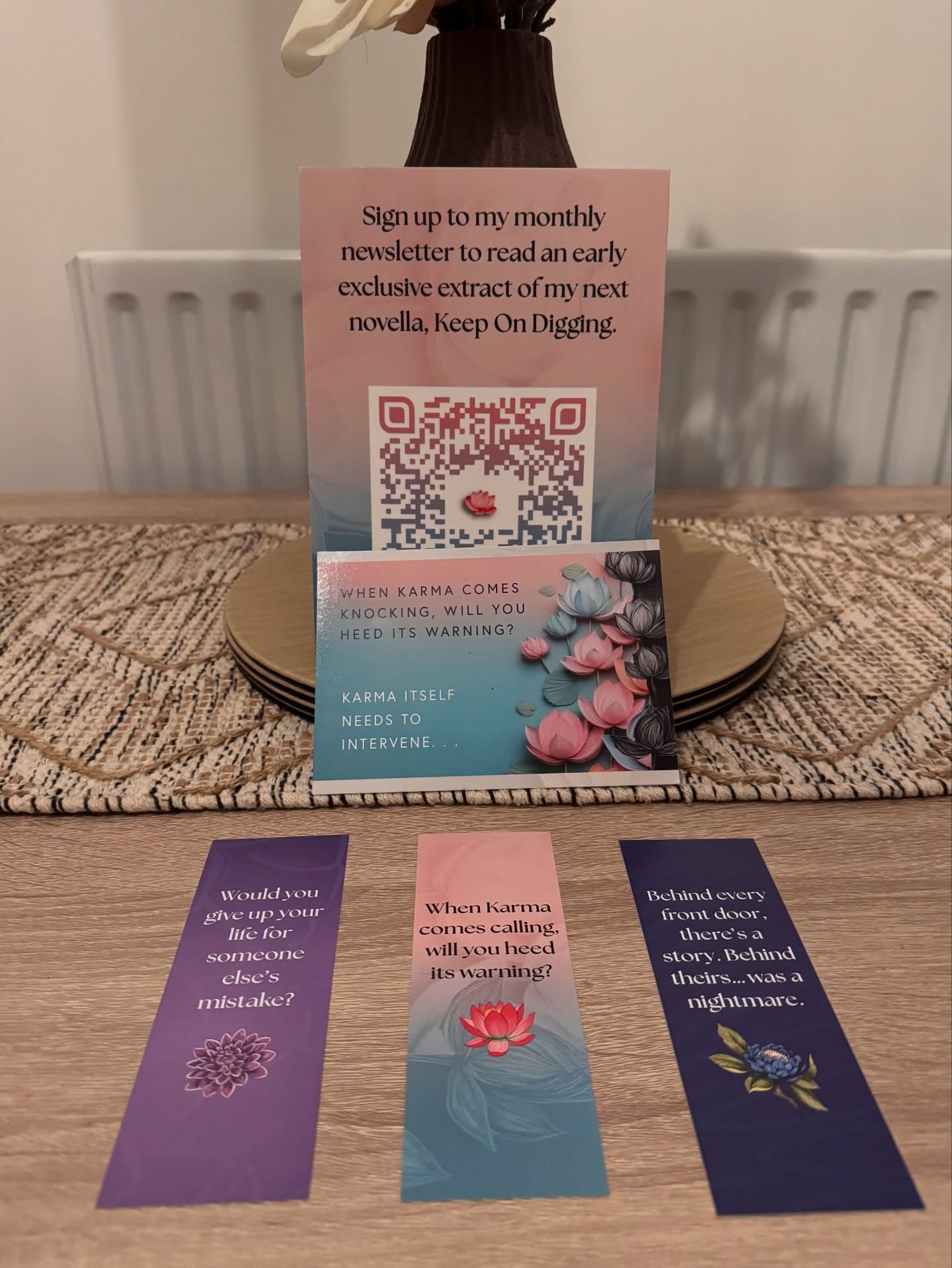 Getting @bookbonanzauk ready - first book merch has landed
#authorsofig #writerlife #authorlife #writerscorner #writerslife #writerssociety #writersonig #writersfollowwriters #authorcommunity #fictionwriter