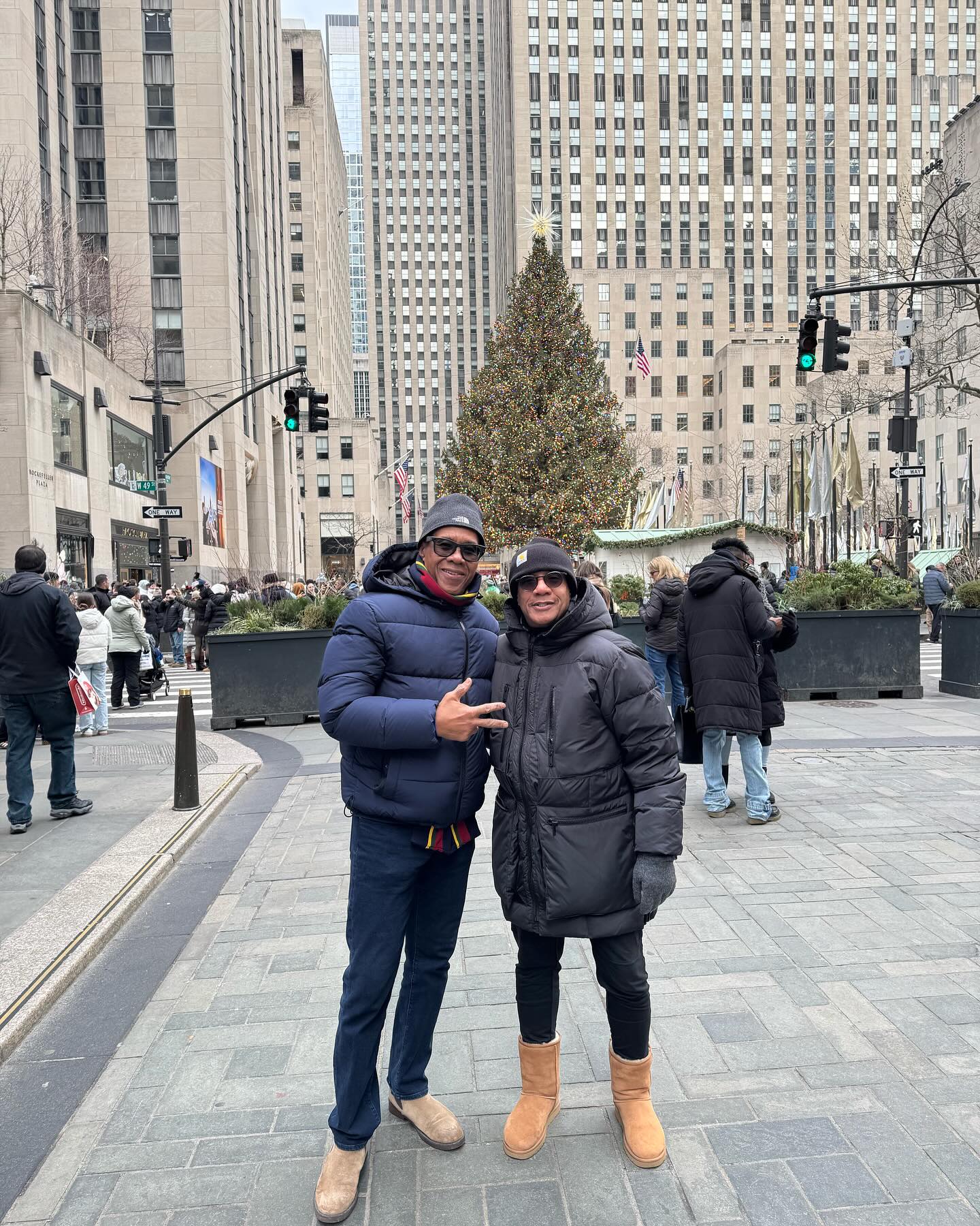 🌇 Stillness in the middle of motion. 🖤 @wtaylor1003