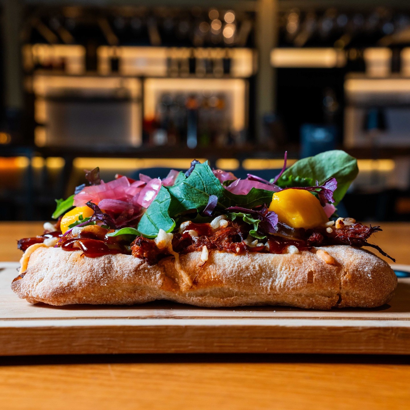 Geen zin om thuis te lunchen dit weekend?โ
Kom gezellig langs bij Blackstone.โ
Wij maken de lekkerste broodjes voor je klaar! ๐ฅ๐ฅฐ