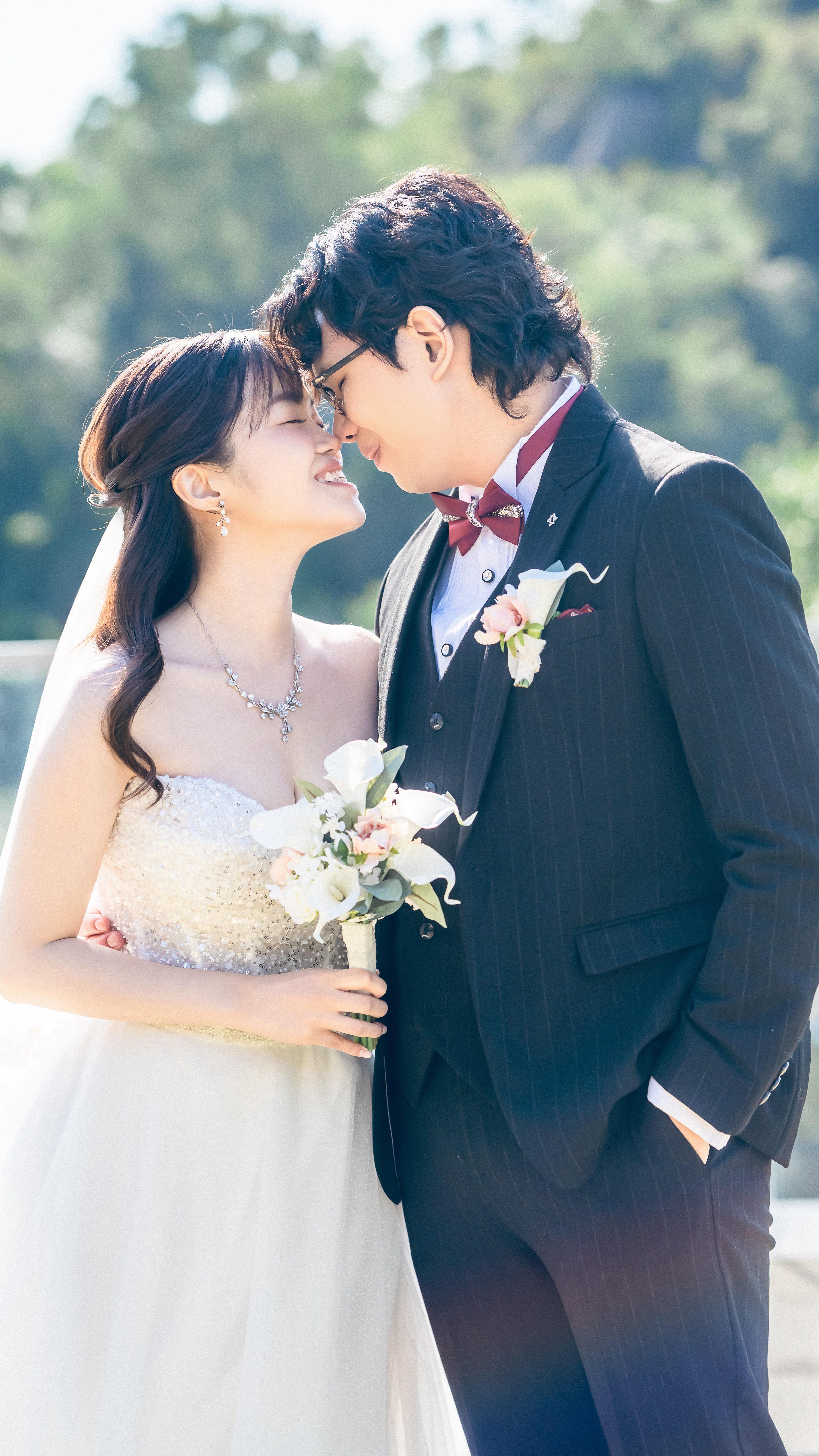 完美大日子,源於一份安心嘅信任✨
好開心能為Tommy& Fiona提供我哋一站式註冊服務💍,謝謝你哋嘅信任,將咁重要責任交託比我哋,由挑選禮服、Phoebe化妝師造型,再到Alex攝影團隊配合,我哋將所有細節串連,只為咗讓你哋係大日子當天安心感受整個婚禮過程❤️,再次恭喜你哋,願呢份美好繼續伴隨你哋展開人生新篇章!🥂
Gown&Tuxedo: @sevillabridal
Photography: @alexleungphotography
MUA: @phoebe_lmakeup
「一站式註冊套餐服務」👰🏻♀️🤵🏻❤️
註冊嗰日著婚紗化得咁靚靚,點可以淨係影簽紙一刻咁浪費啊,客人註冊完除咗影合照,仲可以選擇周圍影相,我哋合作嘅攝影師可以帶你哋影靚景,唔需要額外加錢就有一輯外影嘅Pre-Wedding相,又唔會浪費咗多餘嘅時間😆
我哋有4位攝影師及6位化妝師自由選擇!又抵、又方便、又高質📸💄
✨一站式優點:
✨可以選擇自己喜歡的攝影師及化妝師!全部有名有姓,IG睇過作品,啱feel先揀
✨全店所有婚紗任揀,試啱先join!仲可以轉款添!
✨套餐彈性!唔要咁多件衫?可以!唔要錄影?可以!想多/少一個妝頭?可以!
✨保證冇額外附加費!超時及的士費用都寫清楚,不會臨時收附加
✨租衫+攝影+化妝都可以免費改期,唔需要逐個 vendor交涉
歡迎隨時預約試身服務💕
想查詢更多款式或預約,請WhatsApp 55408890或DM我地😉
#hongkongwedding #香港婚紗店 #註冊一站式服務