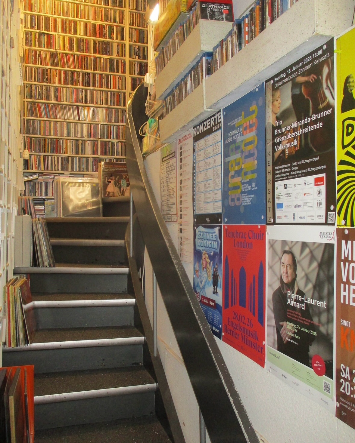 Wo ist @pierrelaurentaimard? 😉
Am 25. Januar mit der @camerata_salzburg im @casino_bern
Vorverkauf
🎫 meisterzyklus.ch, ticketmaster.ch
📧 billettkasse@meisterzyklus.ch
📞+41 31 994 49 22 (Di - Fr 8 -12 Uhr)
📍Buchhandlung zum Zytglogge