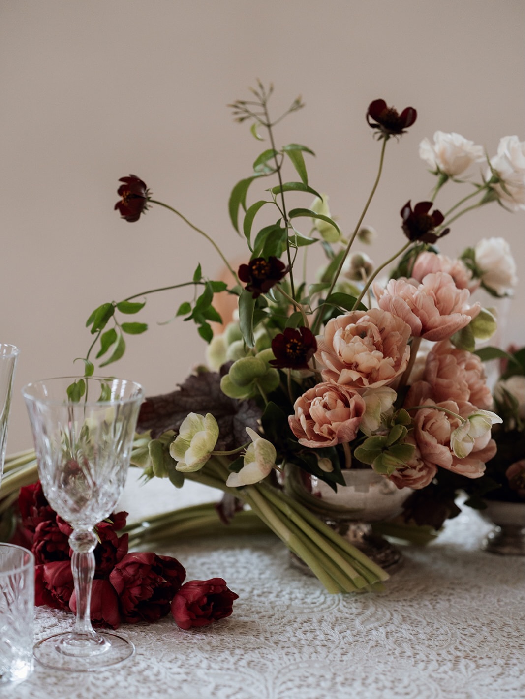 Moments from Iscoyd 🤍
With the most wonderful team:
align x iscoyd planning and host @fayewildephotography #fayewildeworkshops
BTS @curatedcontentco_
styling + design @blondearmy
florals @katyrosemayfloral × @bybunchstudio
bespoke bridal @susannagreeningdesigns
curve bridal @ivorywhitebridal
hair @helensutcliffehair
MUA @josephinewaymua
cake + feasting table @clareellenstudio
fabric @maedaeevents
furniture hire @beatiesevents
candelabra hire @purpleswanweddings
stationery @holdstudiolondon
custom jewellery @junijewellery
models @jadelamey @ellandjoe @hatelyrichardsfamily @jadefrancesca_photography
venue @iscoydpark
#iscoydpark #gardenstyleflorals