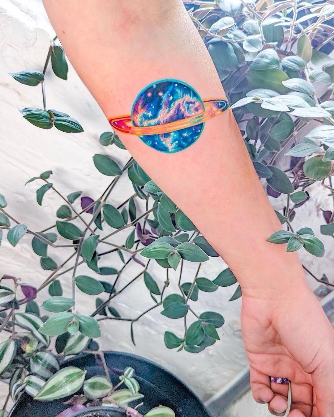 I could make a whole flash sheet in this theme. Should I??
Just a little galaxy planet tattoo moment that makes me stupid happy.
š @longlivetattoocollective
šØ @industryinksusa
ā¤ļøā𩹠@madrabbit
š¼ļø @cocreateink @cocreateartists
š¤ The Best Clients Ever
#galaxytattoo #planettattoo #spacetattoo #colortattoo #denvertattooartist