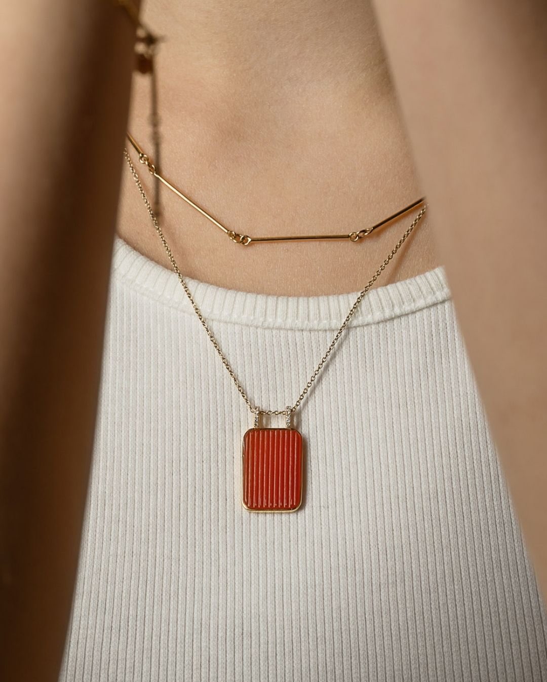 Cornelian Kion pendant, orange and bold 🧡
#fotinipsarouli #fotinipsaroulijewellery #pendant #finejewelry #handmadejewelry