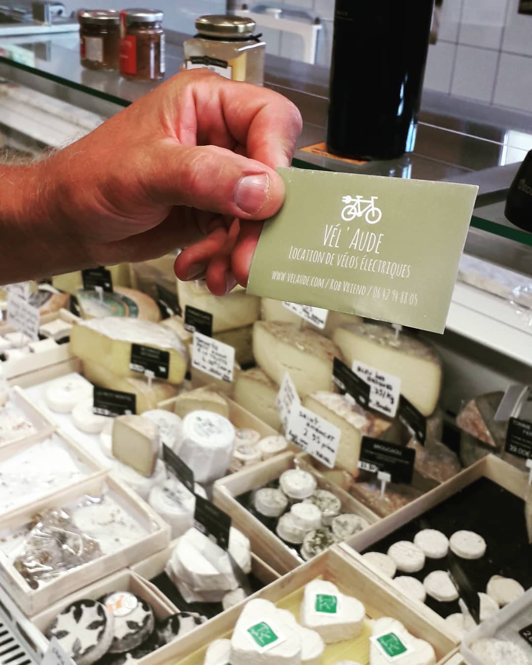 Saissac 🥰🚴♀️
🇲🇫 Merci Sophie pour les sandwich delicieux!
🇬🇧 Thank you Sophie for the wonderful sandwiches on our tour!
🇳🇱 Bedankt voor de heerlijke Sandwiches Sophie!
@epicerie_des_tours
#saissac #ebikeadventures #ebike #epiceriedestours