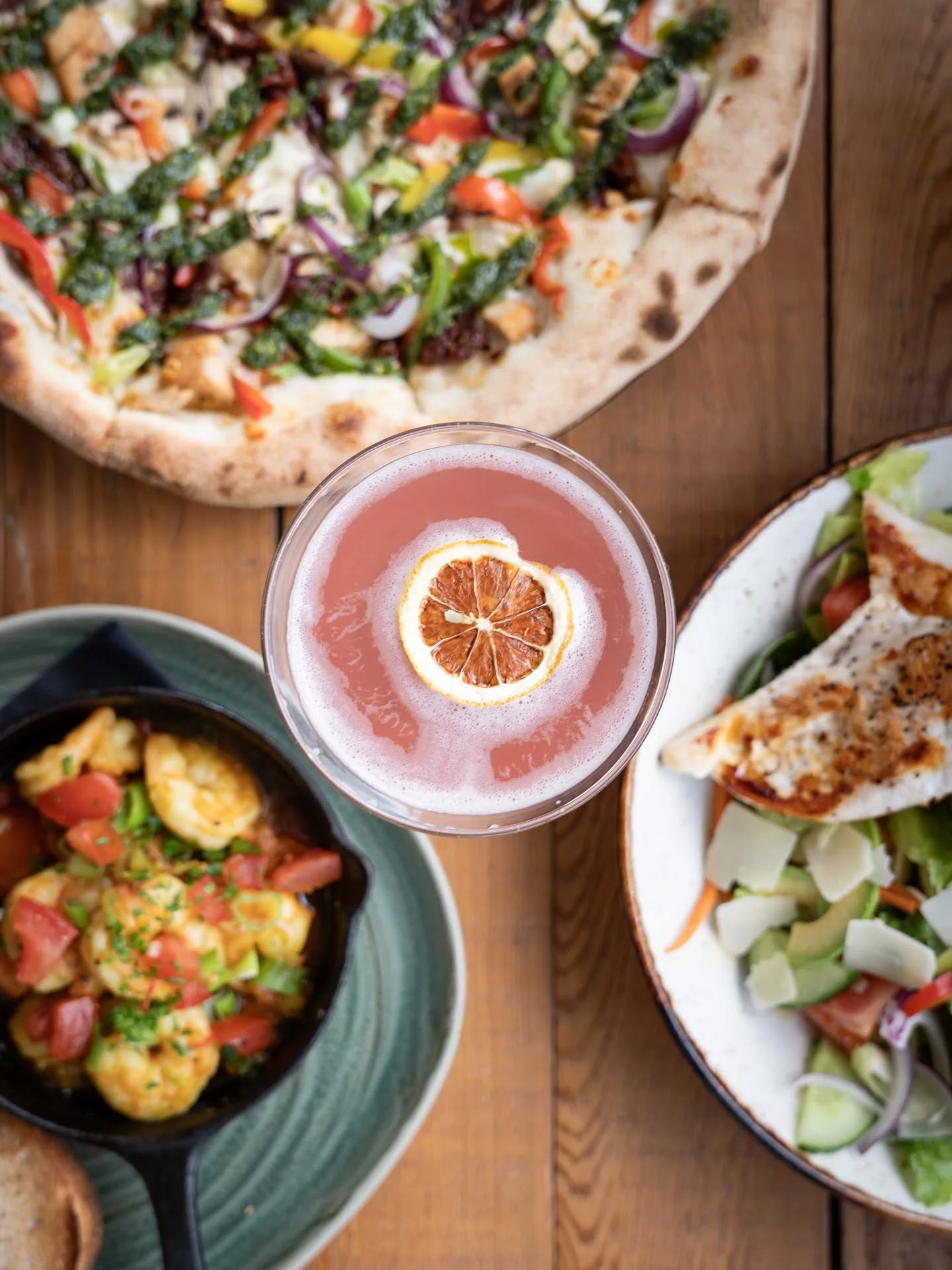 From family meals to a well-earned cocktail. We are all about bringing everyone together. ♥️☺️
#caponesrestaurant #galway #thisisgalway #restaurantgalway