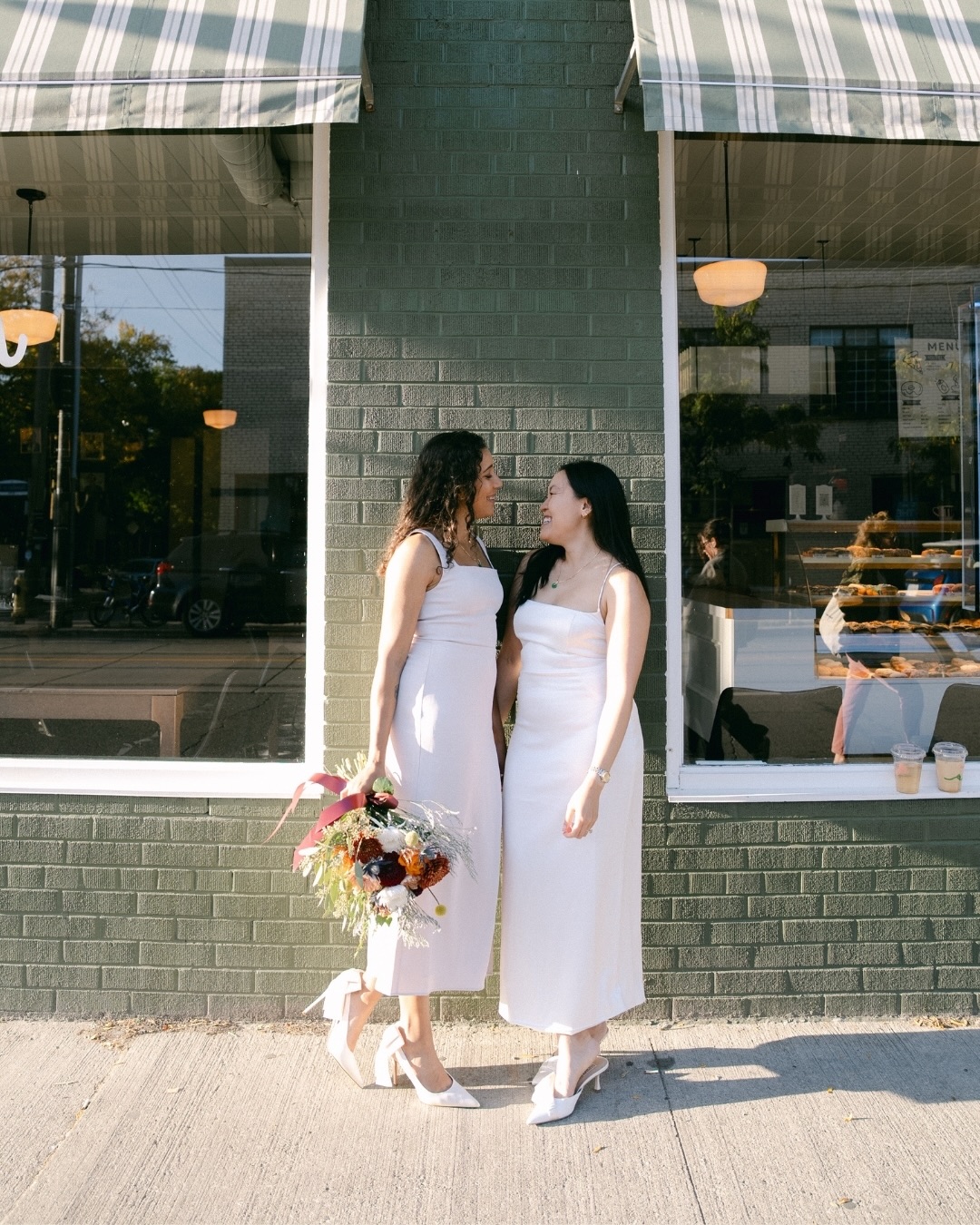 Reminiscing sunny afternoons on dundas west, visiting all the neighbourhood favourites 💐🍜☕️
mix of digital and film