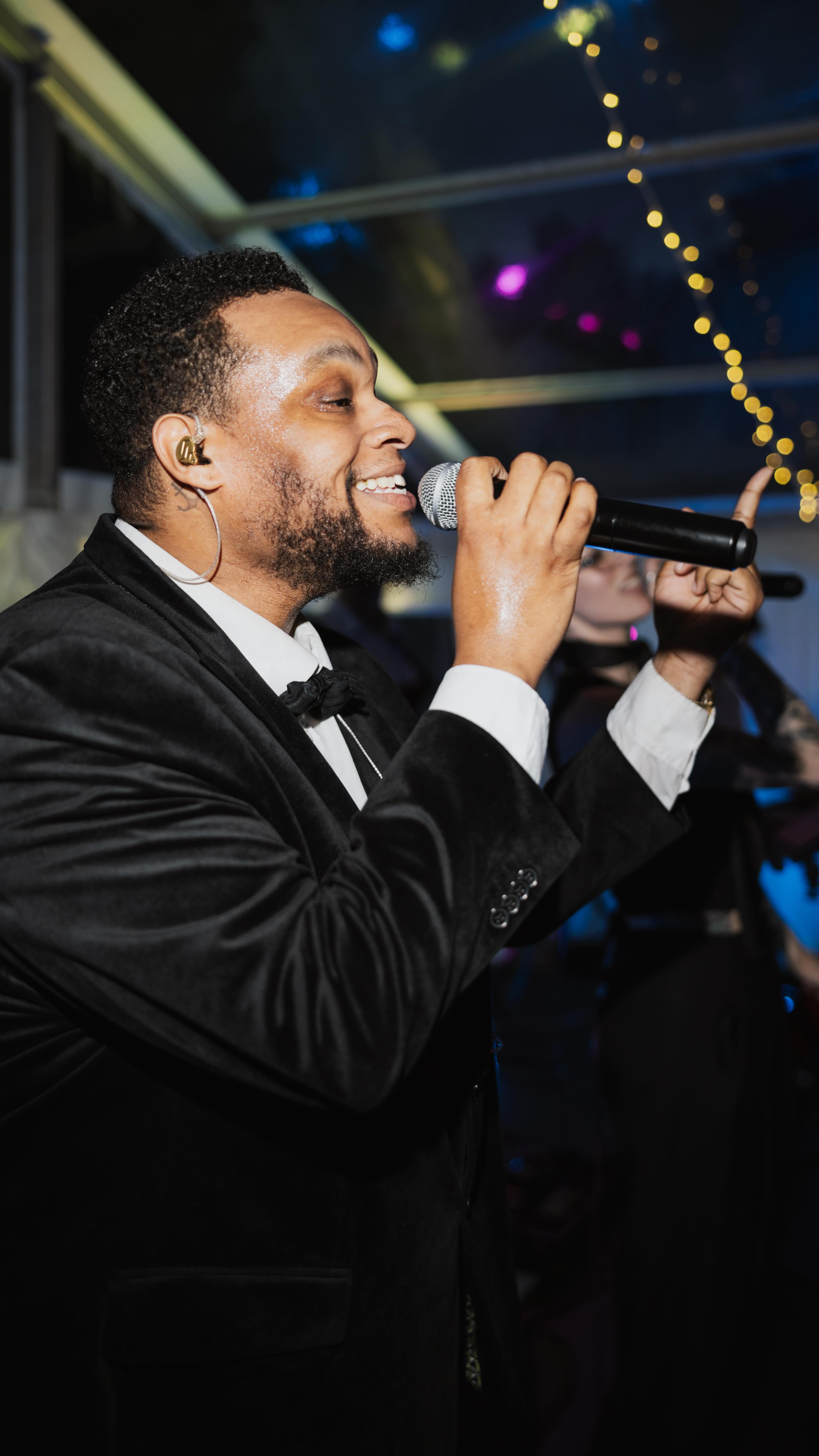 M U S I C
Hiring a live band is one of those decisions that pays you back all night long.
It’s not just about the music — it’s about energy, atmosphere, and creating a moment where the room feels completely alive. When it’s done well, everything lifts: the dancing, the connection, the memories.
It’s an investment in how your wedding feels — not just how it looks.
📸 @igordemba
#WeddingBand #weddingreception #WeddingPlanningTips #ukweddings #somersetwedding