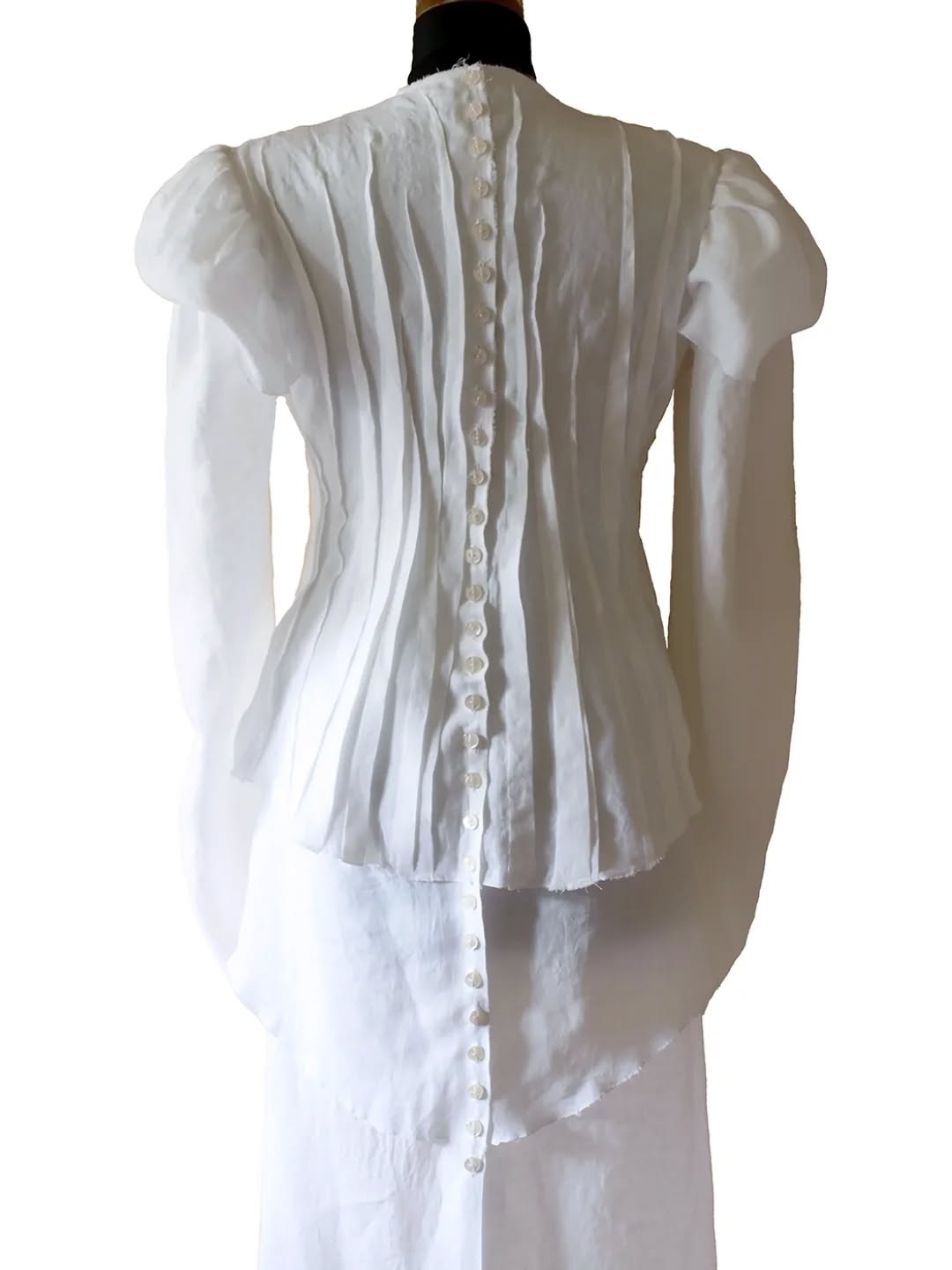 Dear brides, here is another one-of-a-kind dress ready for Your wedding day. This layered dress with statement sleeves is made from linen canvas which was produced in the Czech Republic and is certified with Masters of LINEN™, guaranteeing full european traceability from field to yarn and from yarn to fabric.
You are kindly welcome in our studio to try it.
#layers #weddingdress #bridaldress #europeanlinen #klarazidkova
