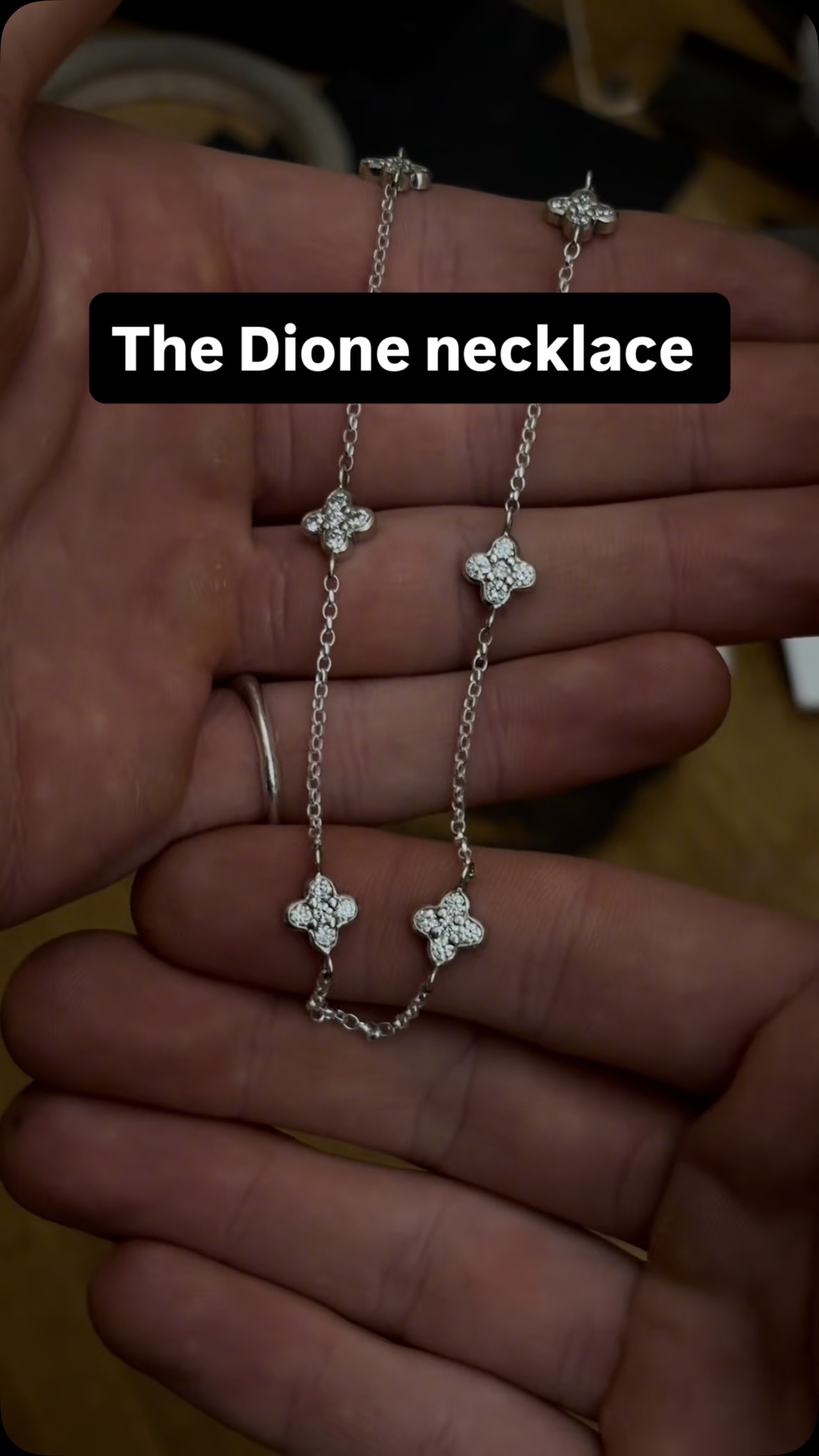 Had to leave the sound on for the lighter flick 😂
.
.
.
#customjewellery #engagementrings #bespokejewellery