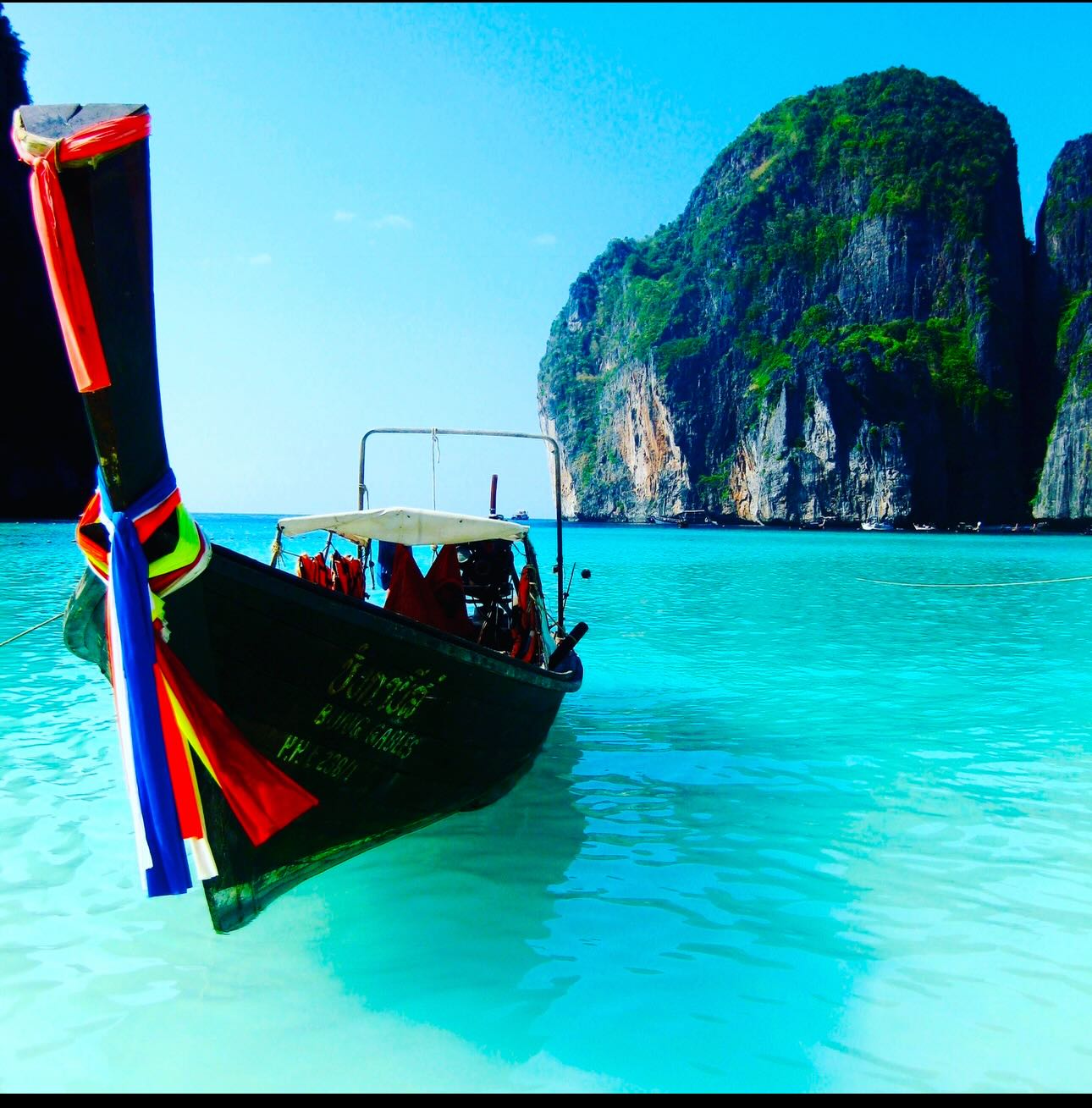 I remember when I first stepped foot on Phi Phi in Thailand, it was just a few years after the Tsunami on 2004. It was still being rebuilt and was a million miles away from the tourist swamped place it is now. It was still mainly backpackers, those on long term pilgrimage around the world. I’ve to reminisce about those places and I purposely don’t go back as I don’t want to spoil those memories
#backpacker #slowtravel #thegoodolddays #bosun #bosunwear