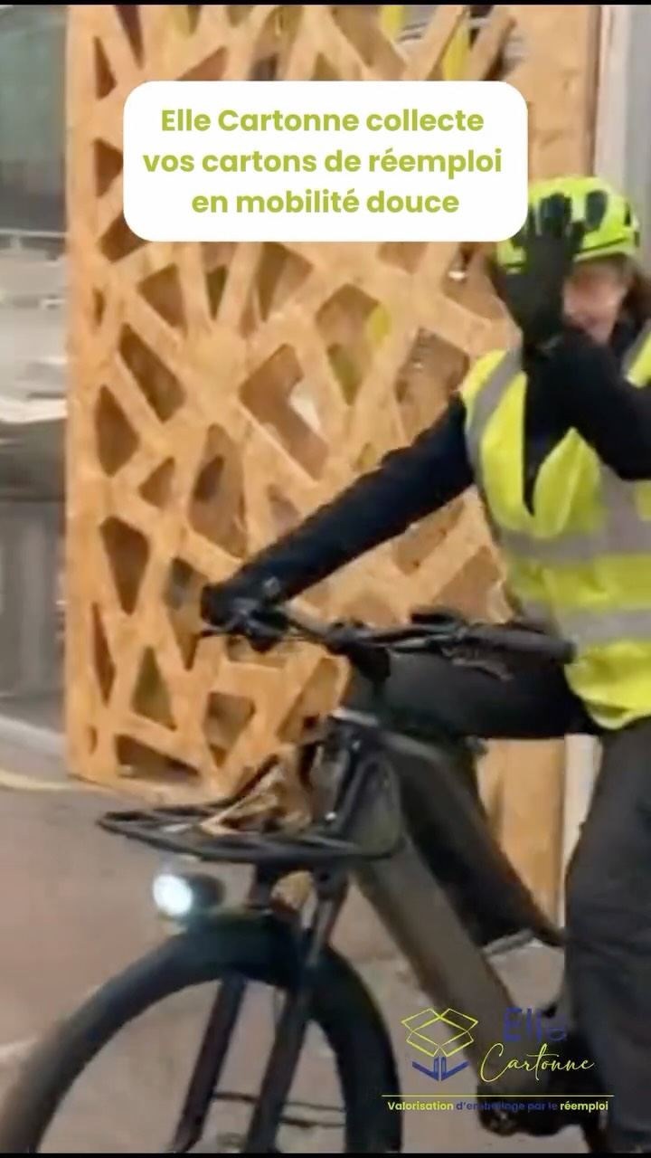 Un tout nouveau vélo-remorque chez Elle cartonne 🚲
Concrètement, cela signifie :
- Des collectes de cartons de réemploi responsables
- Une réduction de notre impact carbone
- Une logistique douce, adaptée aux centres-villes grâce à la remorque BicyLift de @Fleximodal
et toujours les mêmes valeurs : bon sens, engagement et économie circulaire 🔄
Découvrez le en action à travers ce Reel 🎥
@gitane @jhog